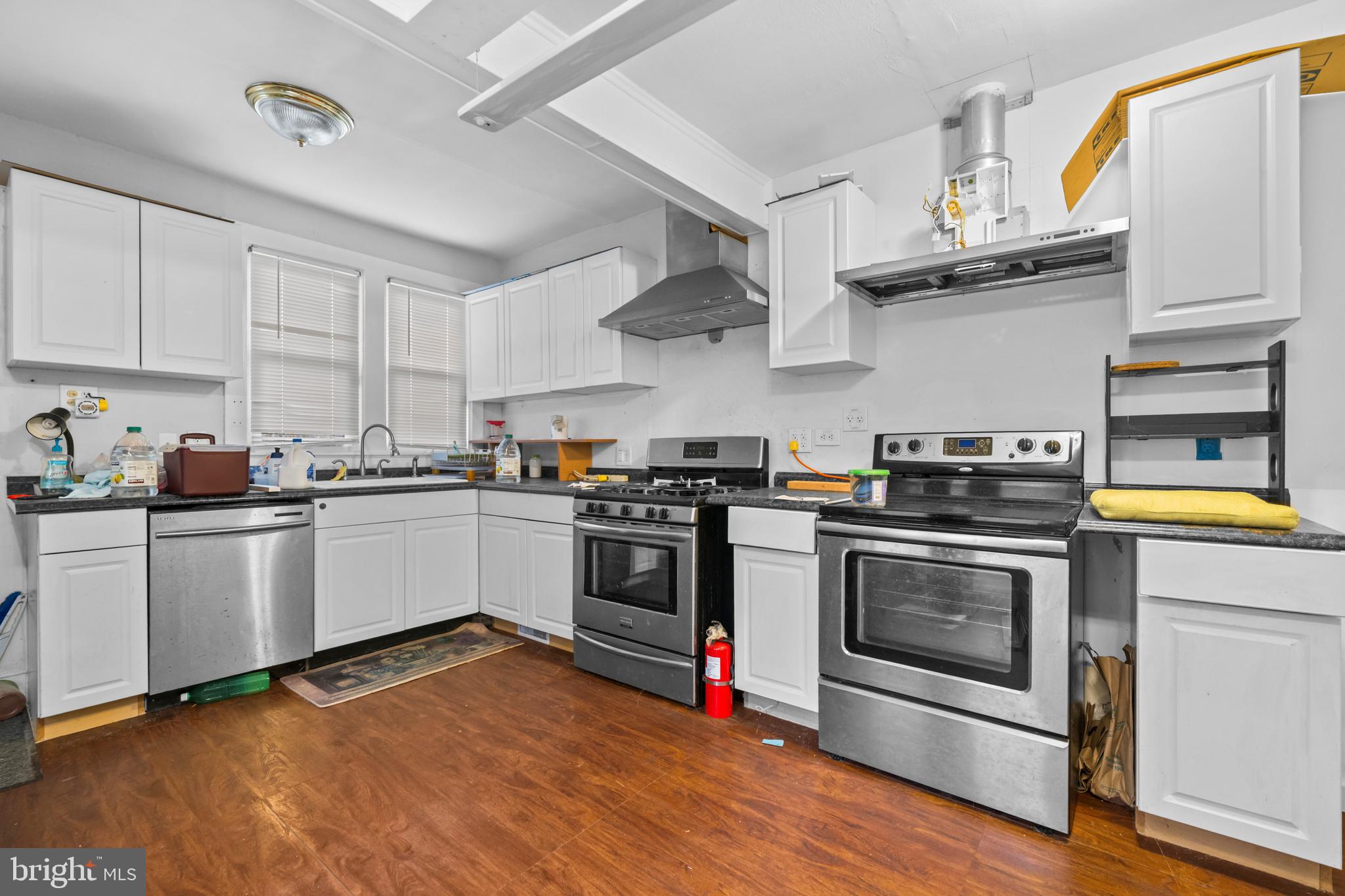 8208 MOUNT VERNON HIGHWAY