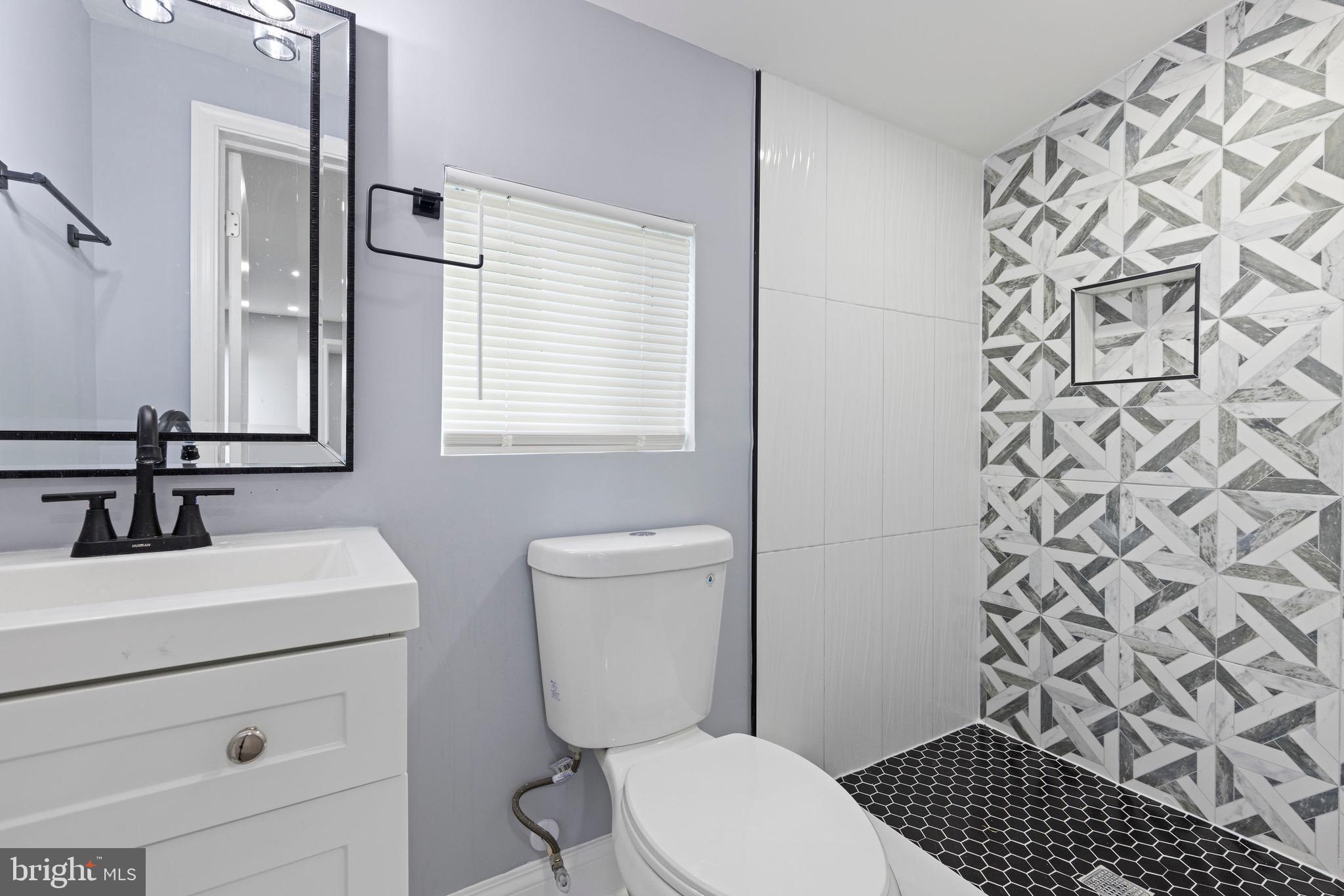 ESSEX/MIDDLE RIVER - Residential