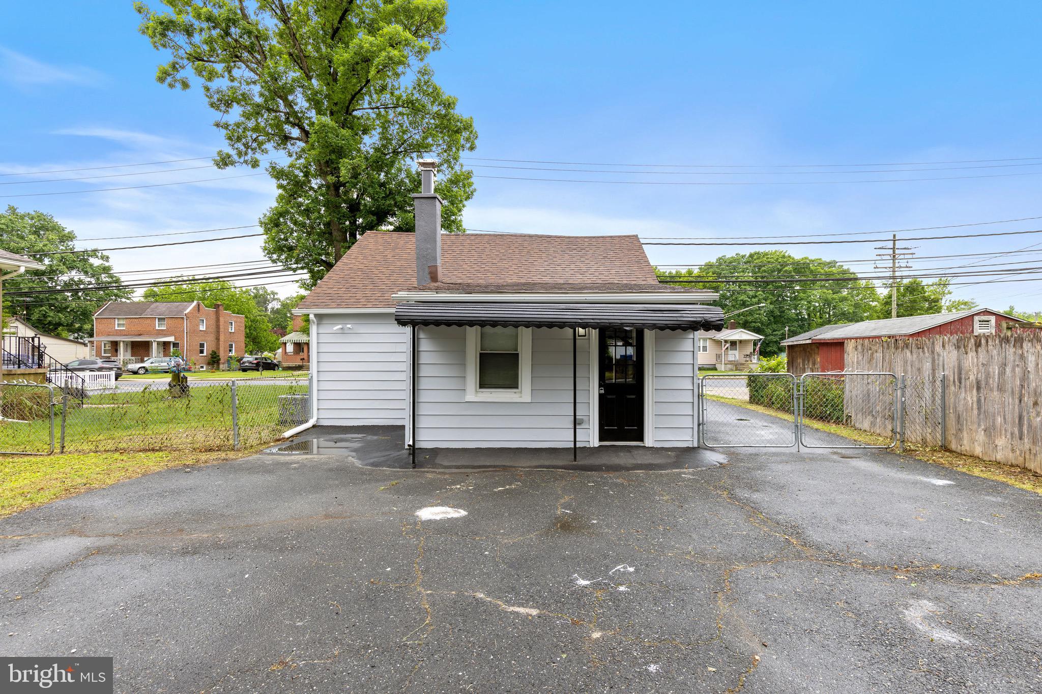 ESSEX/MIDDLE RIVER - Residential