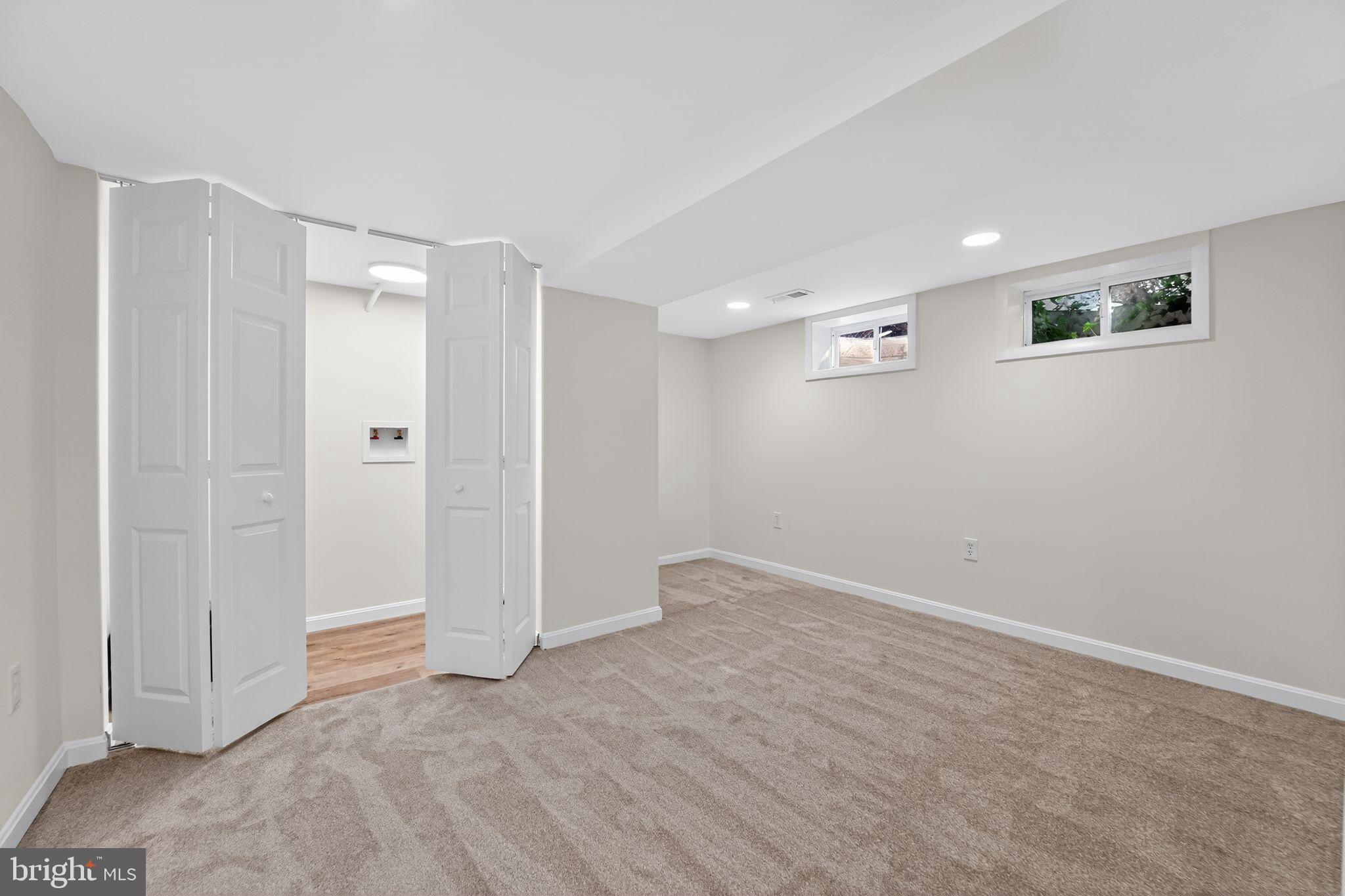 DULANEY VILLAGE - Residential