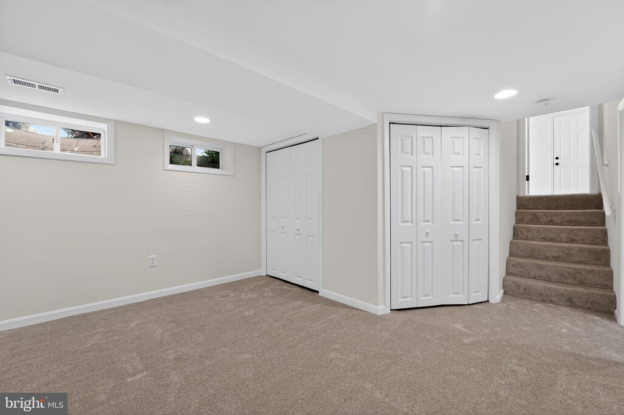 DULANEY VILLAGE - Residential