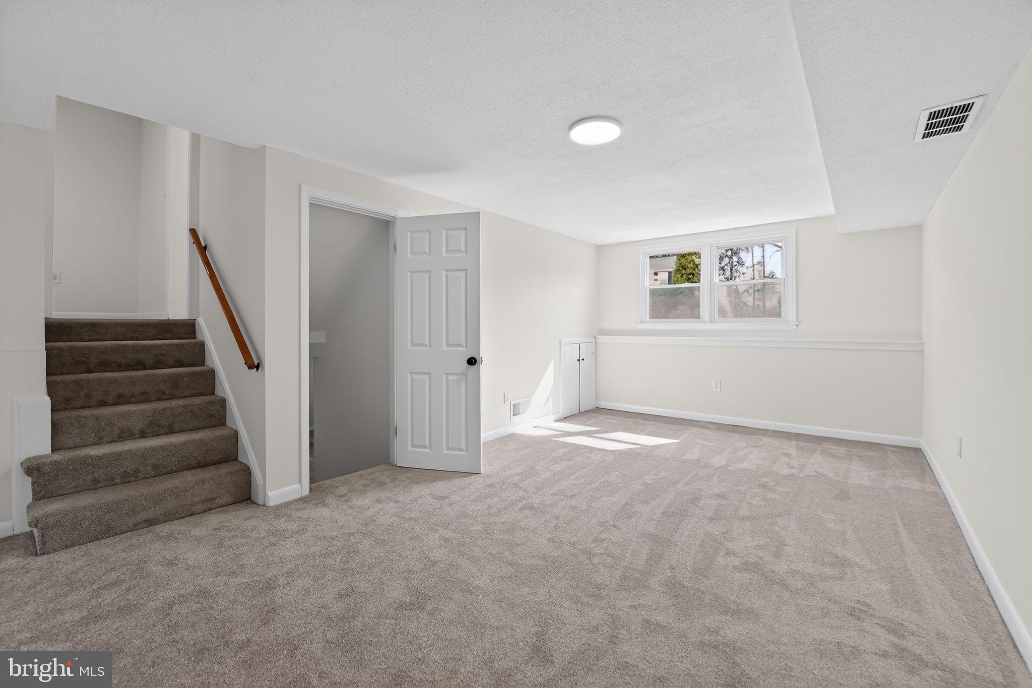 DULANEY VILLAGE - Residential