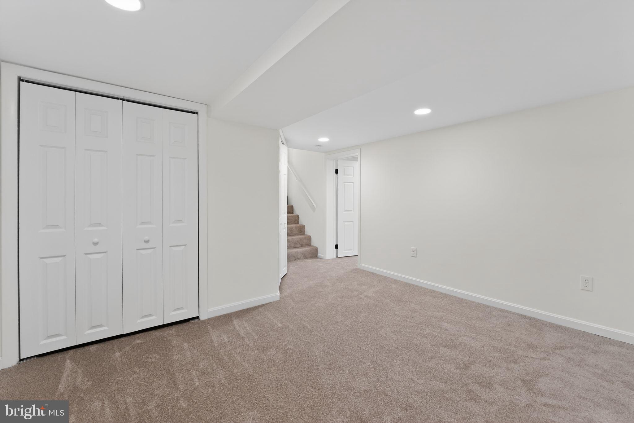 DULANEY VILLAGE - Residential