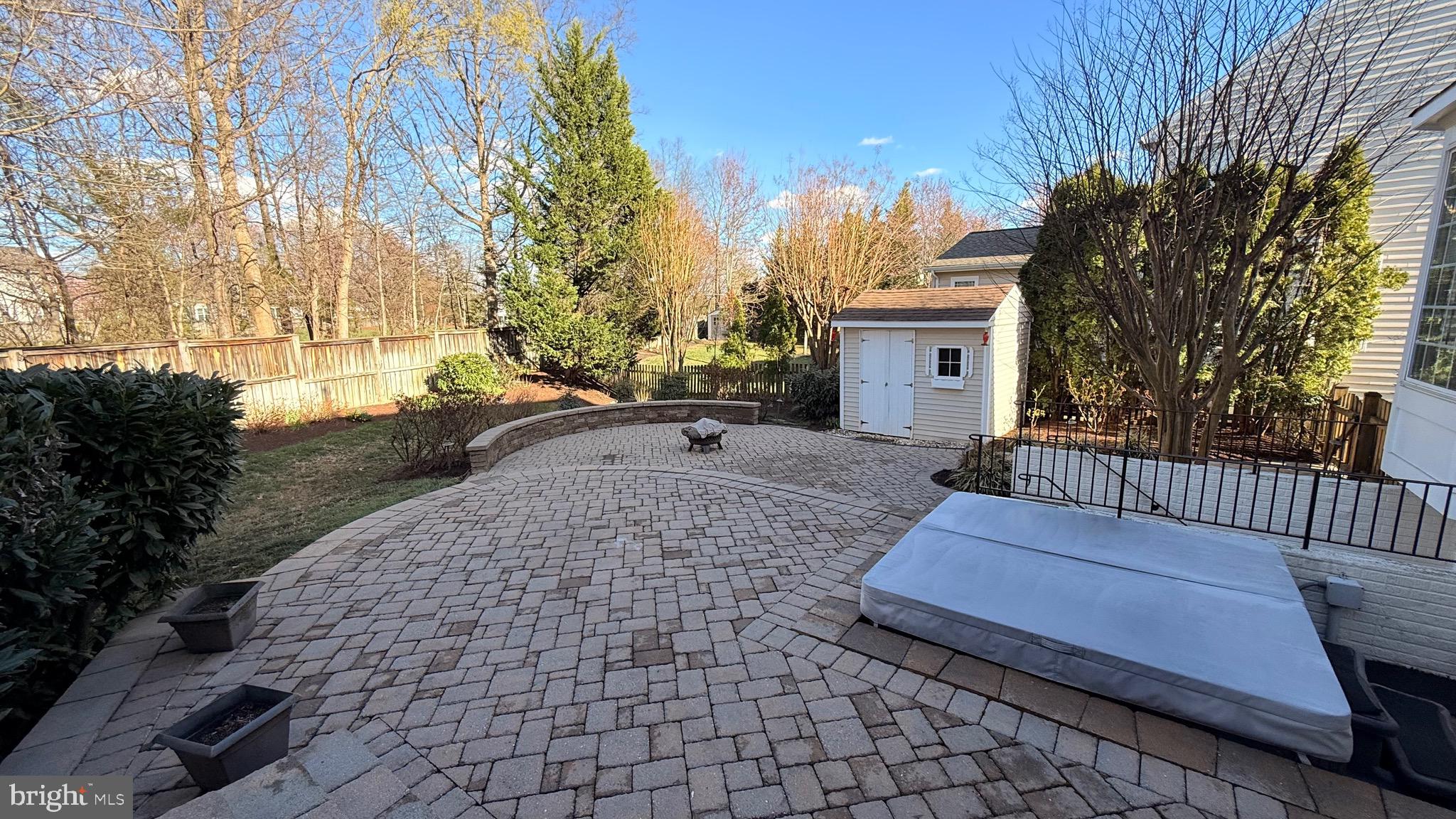 BROADLANDS - Residential