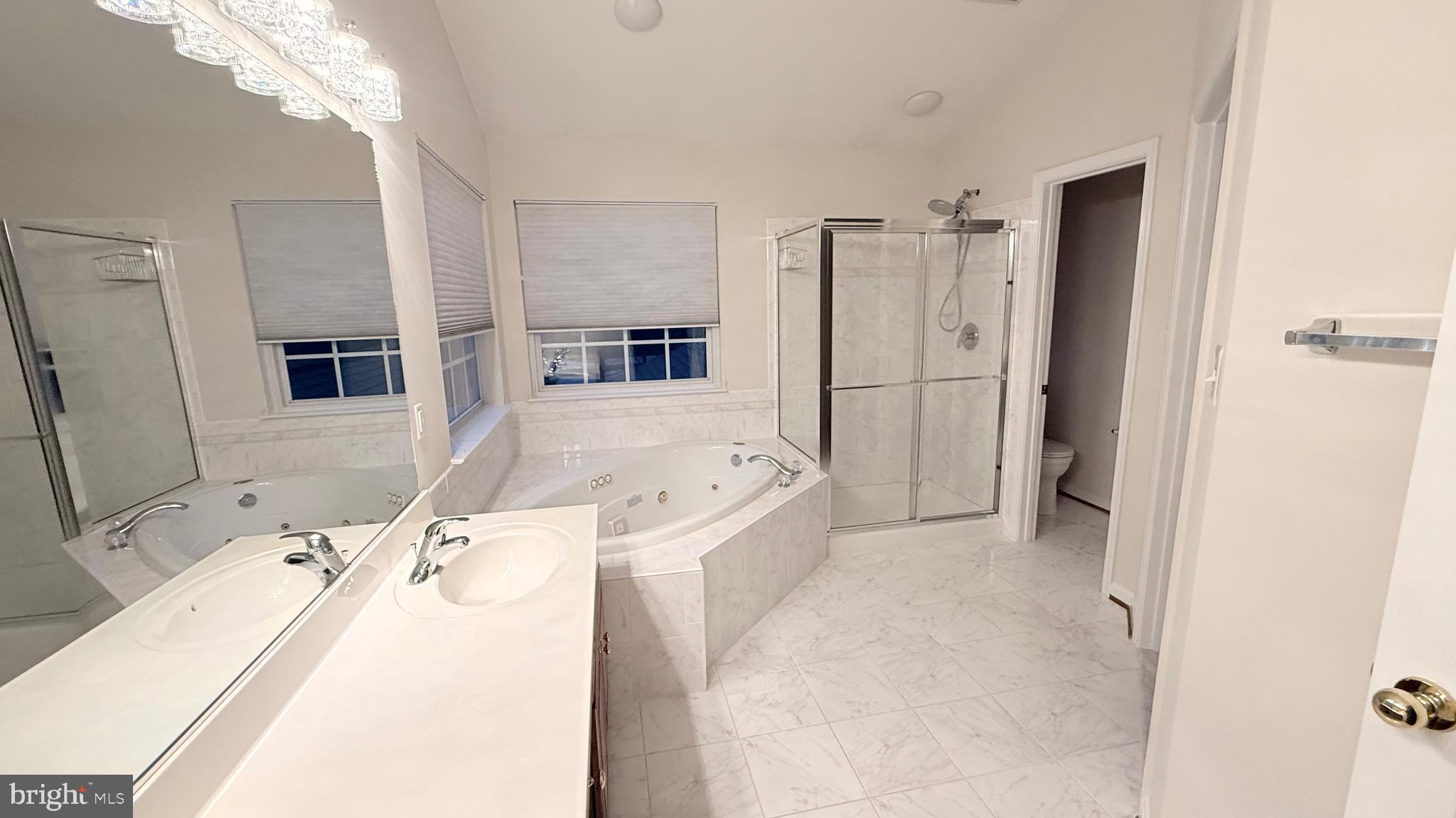 BROADLANDS - Residential