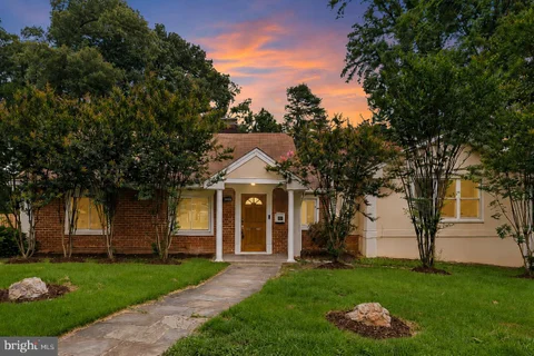 3505 Gallows Road, Falls Church, VA 22042 - #: VAFX2324280