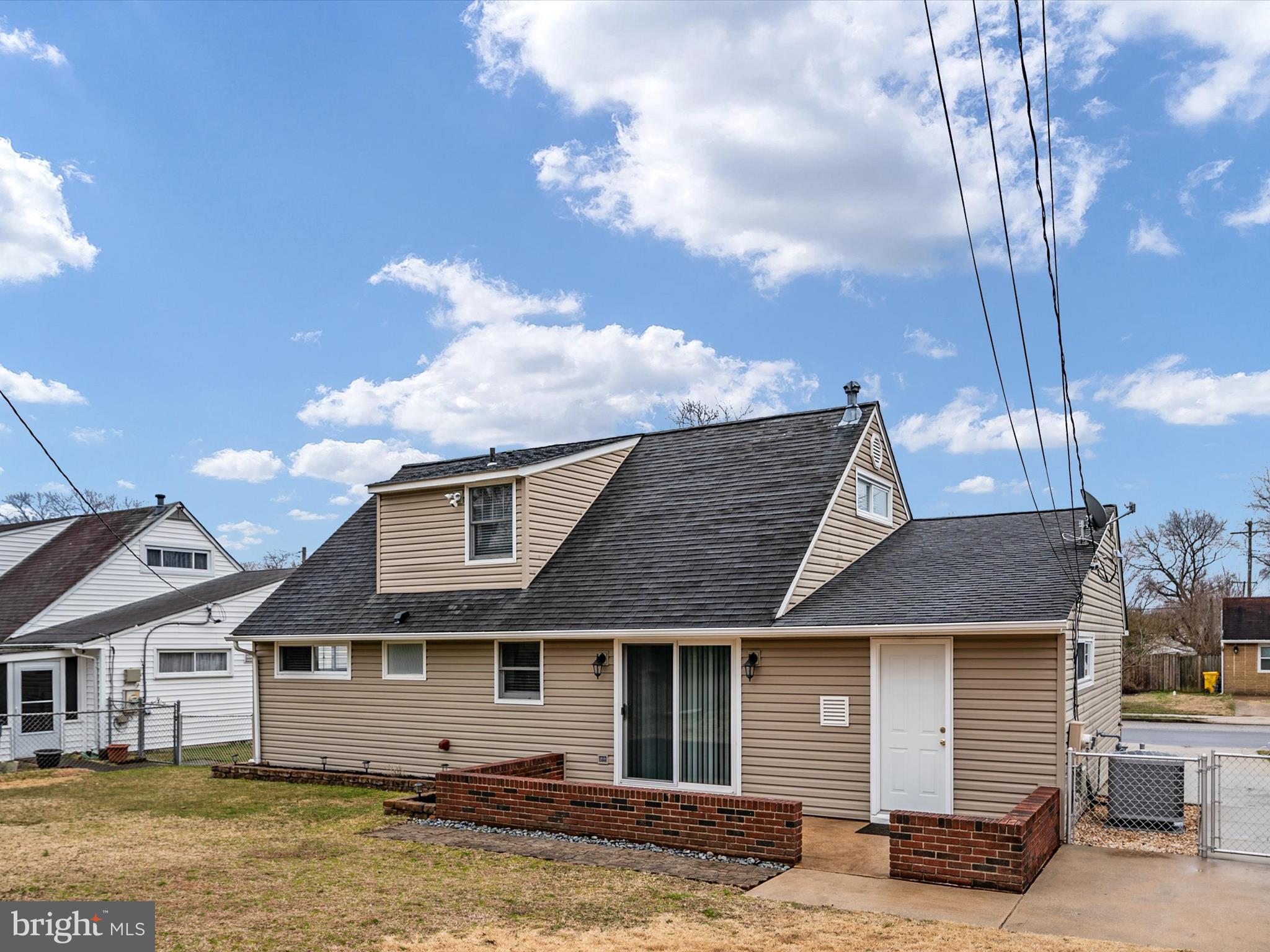 COUNTRY CLUB ESTATES - Residential