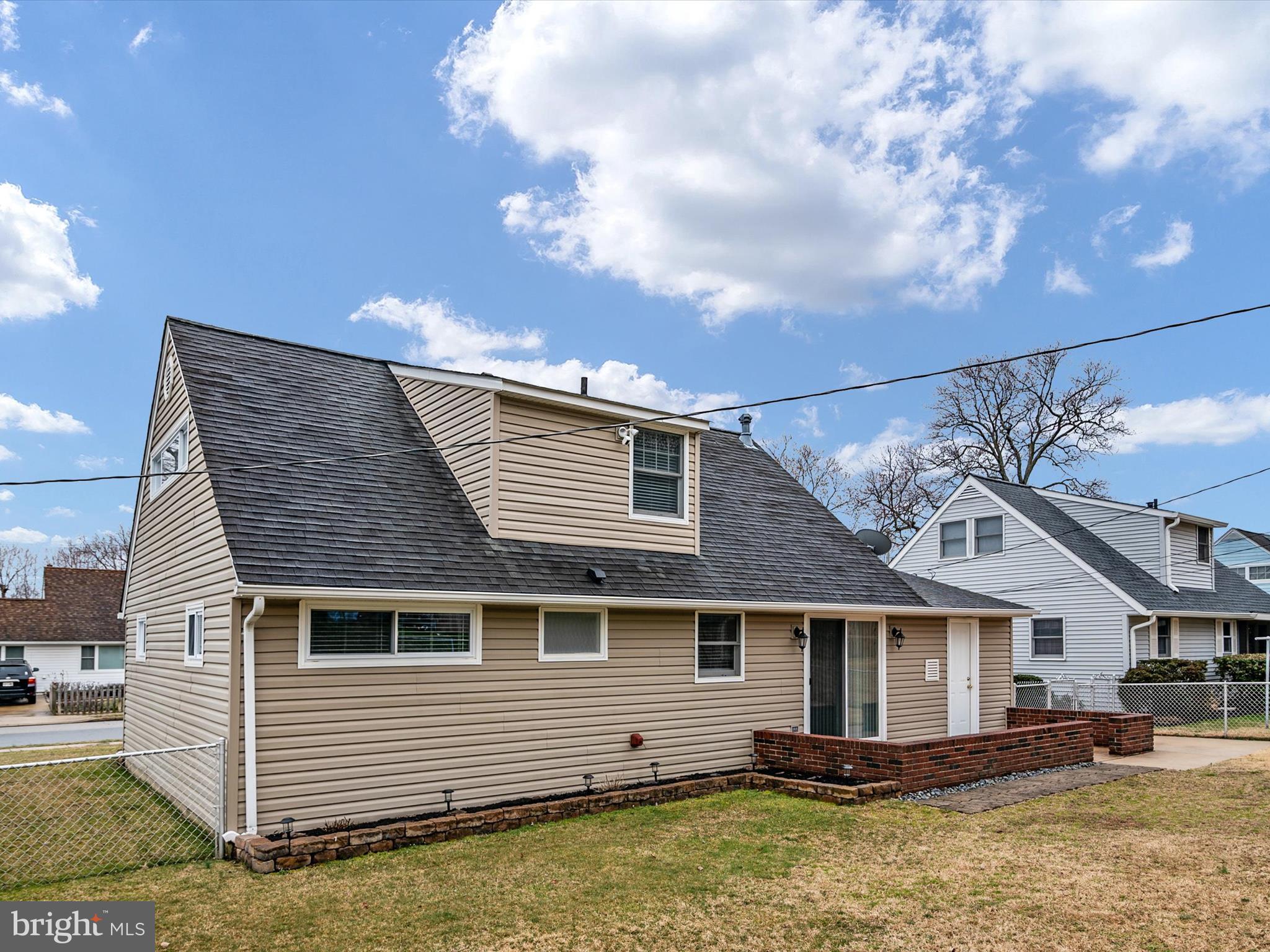 COUNTRY CLUB ESTATES - Residential