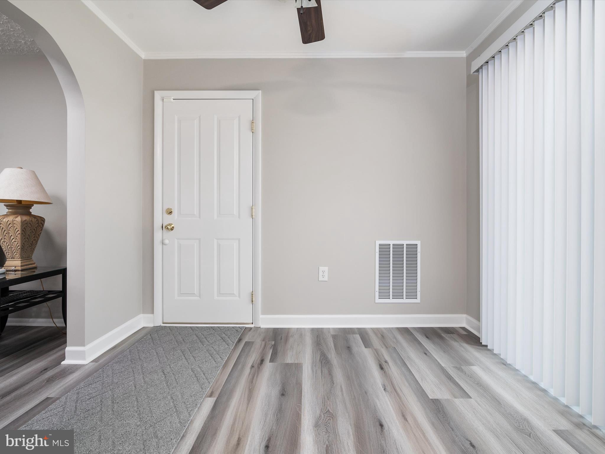 COUNTRY CLUB ESTATES - Residential