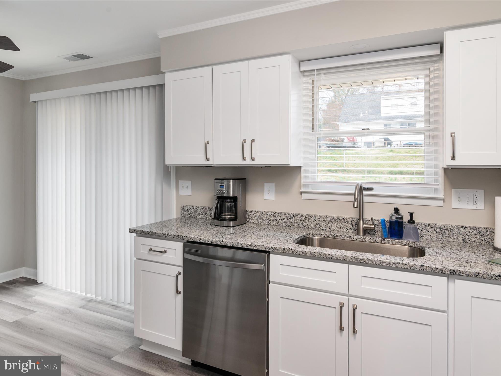 COUNTRY CLUB ESTATES - Residential