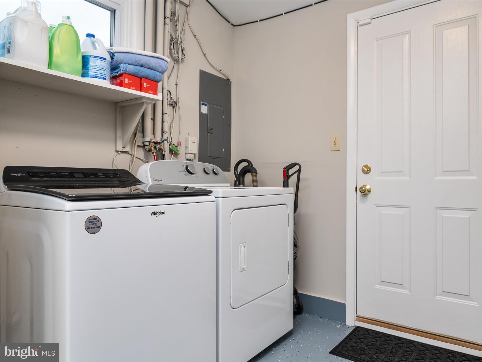 COUNTRY CLUB ESTATES - Residential