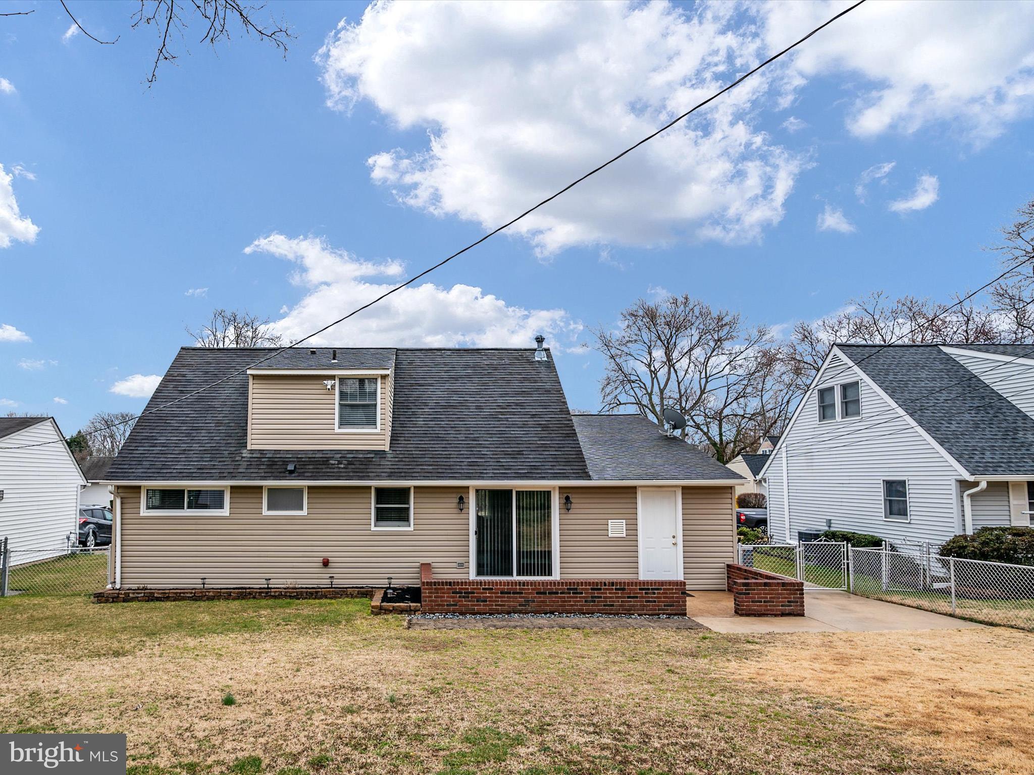 COUNTRY CLUB ESTATES - Residential