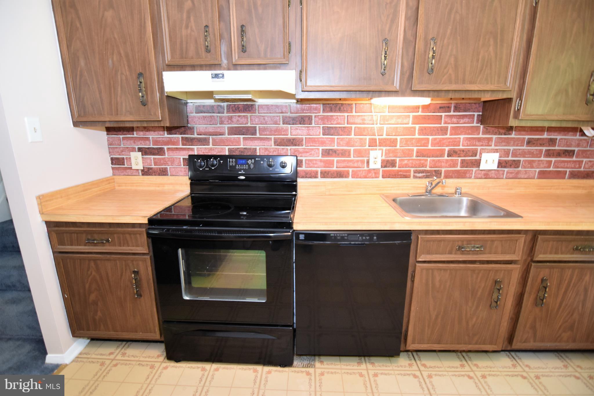 NEWPORT - Residential Lease