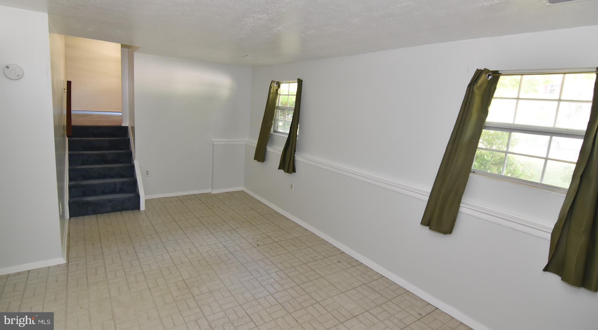 NEWPORT - Residential Lease