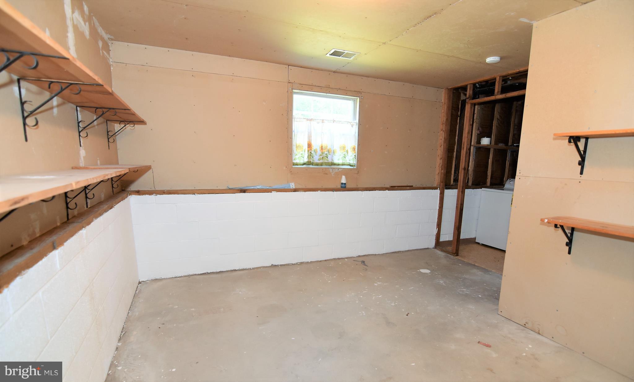 NEWPORT - Residential Lease