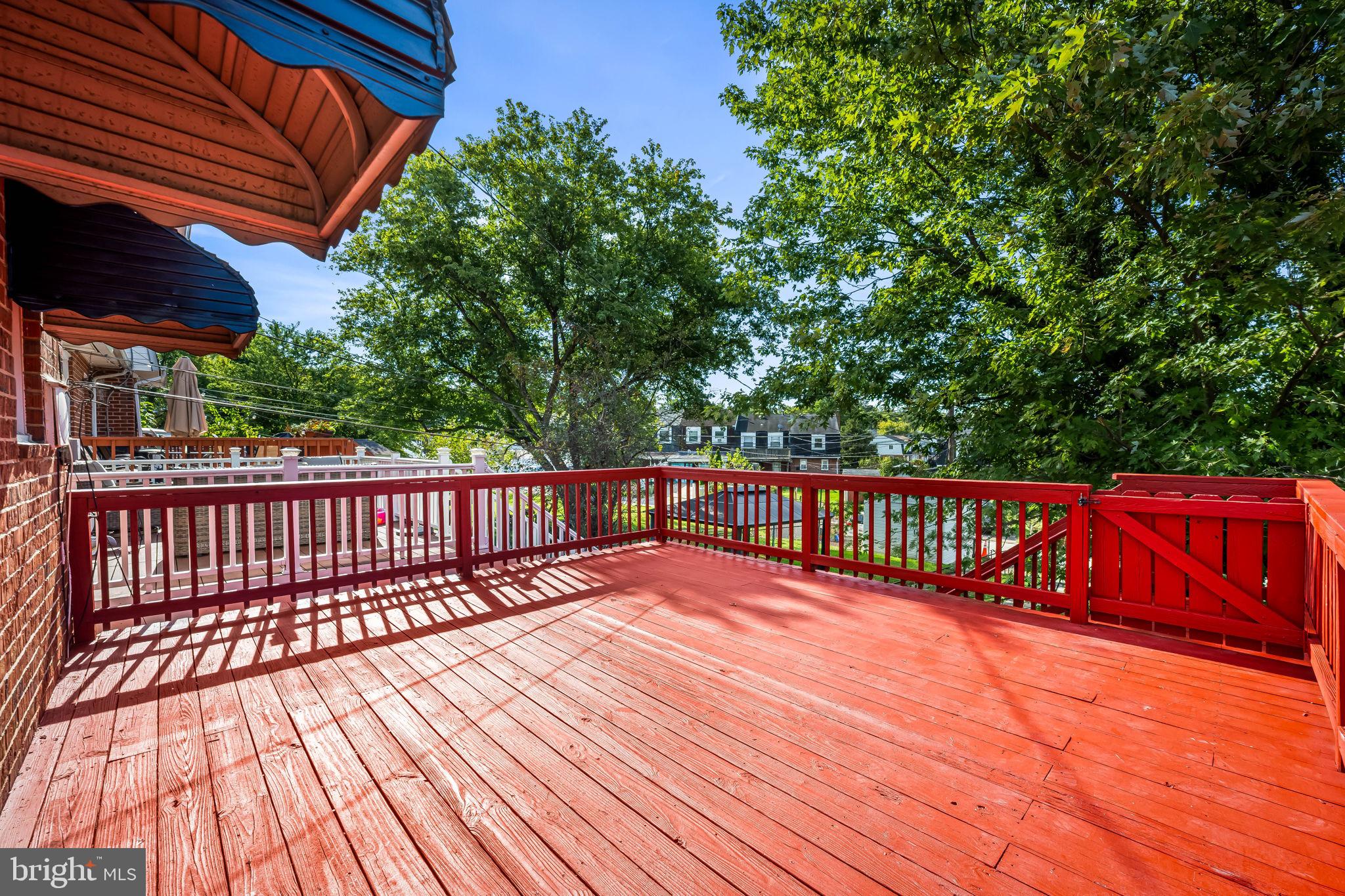 HOLLAND HILL - Residential