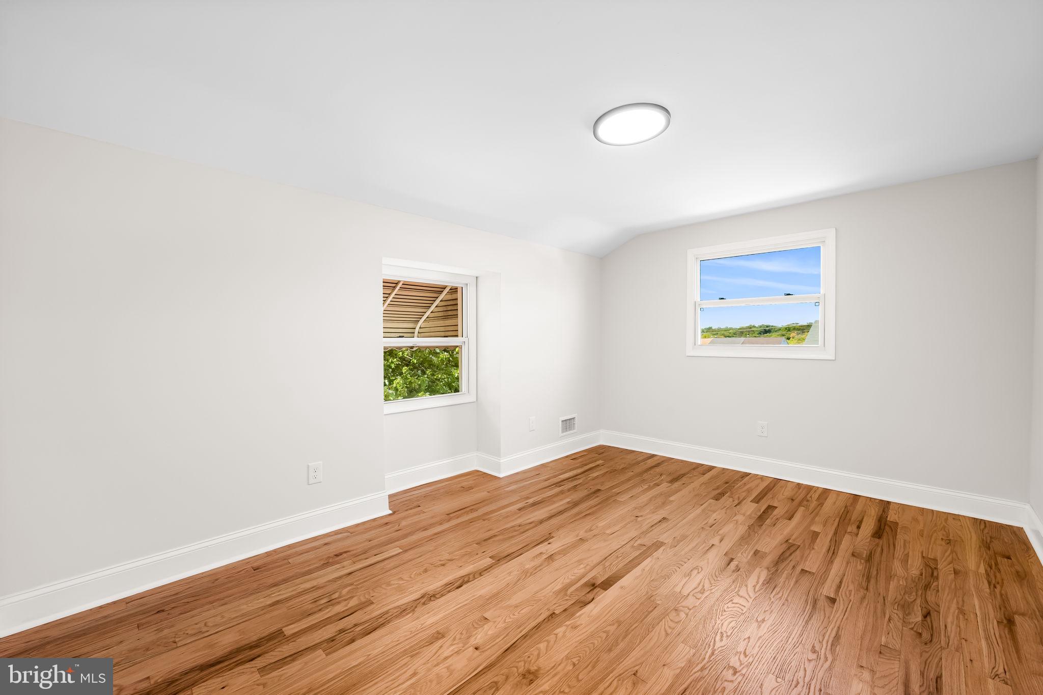 HOLLAND HILL - Residential