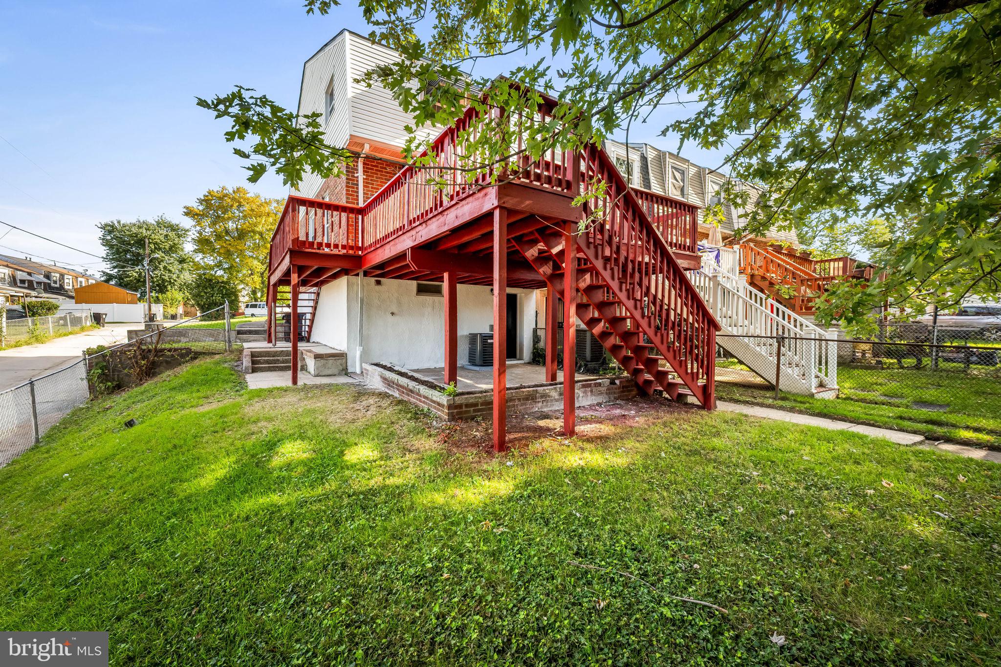 HOLLAND HILL - Residential