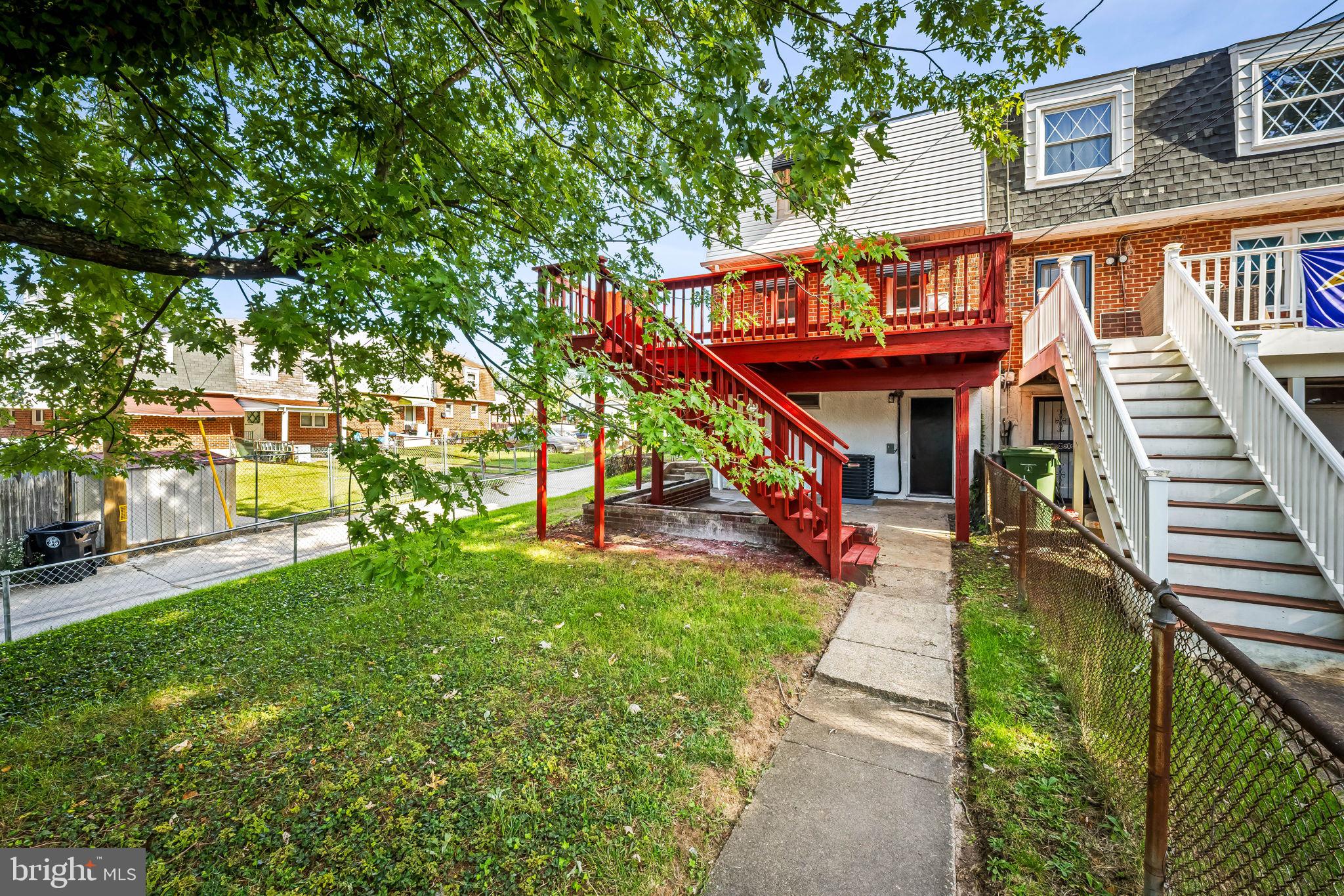 HOLLAND HILL - Residential