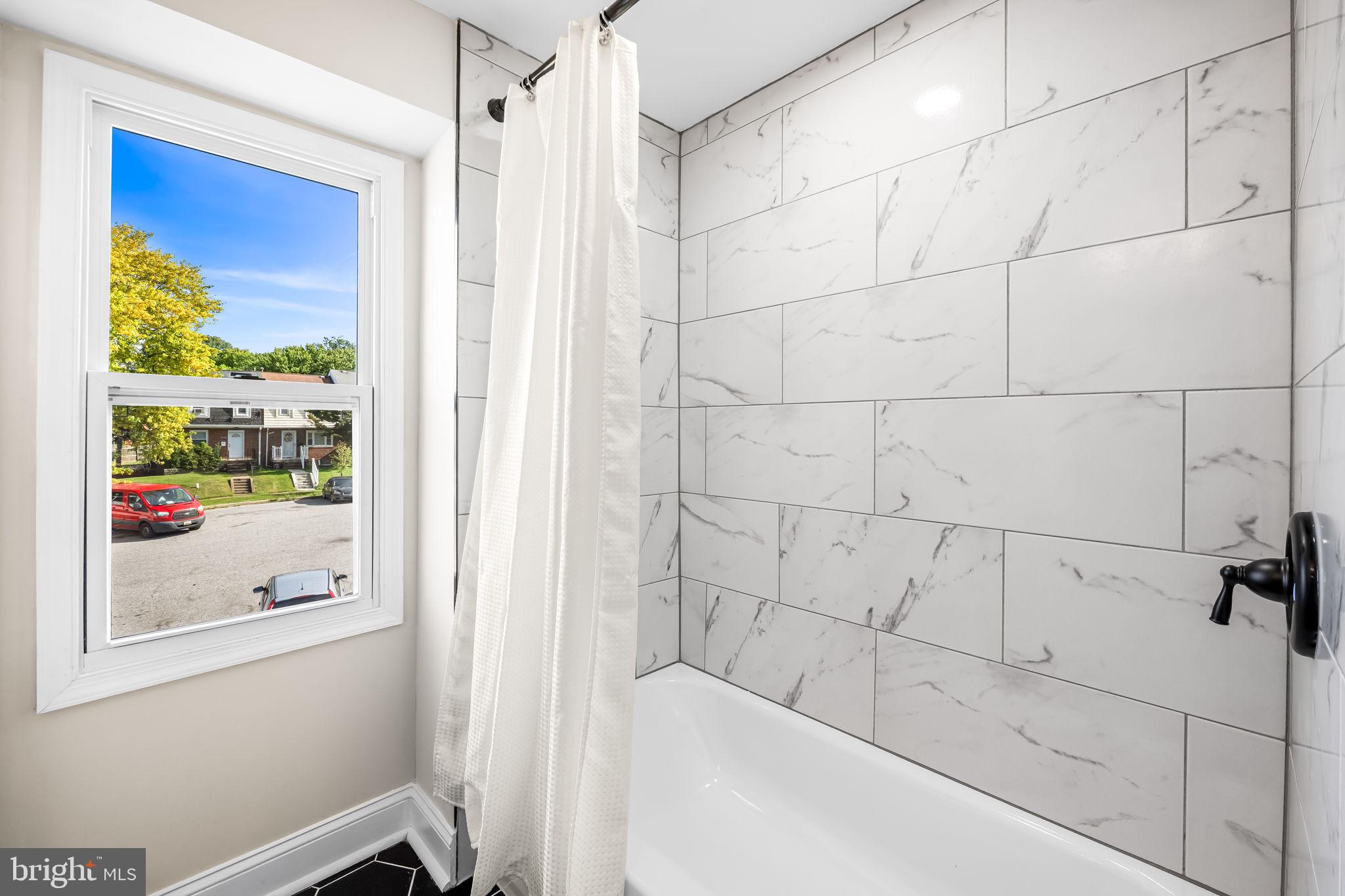 HOLLAND HILL - Residential