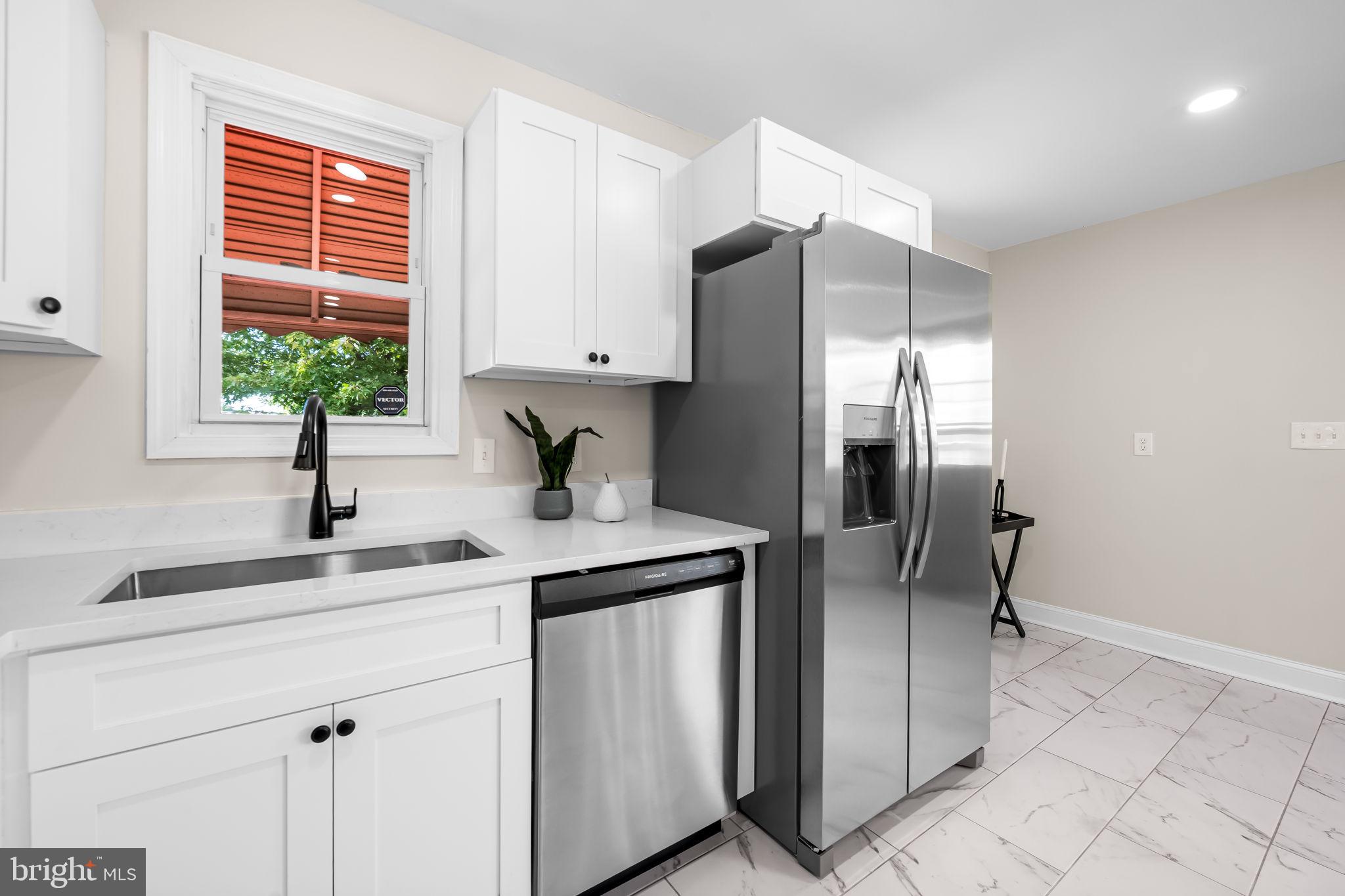 HOLLAND HILL - Residential