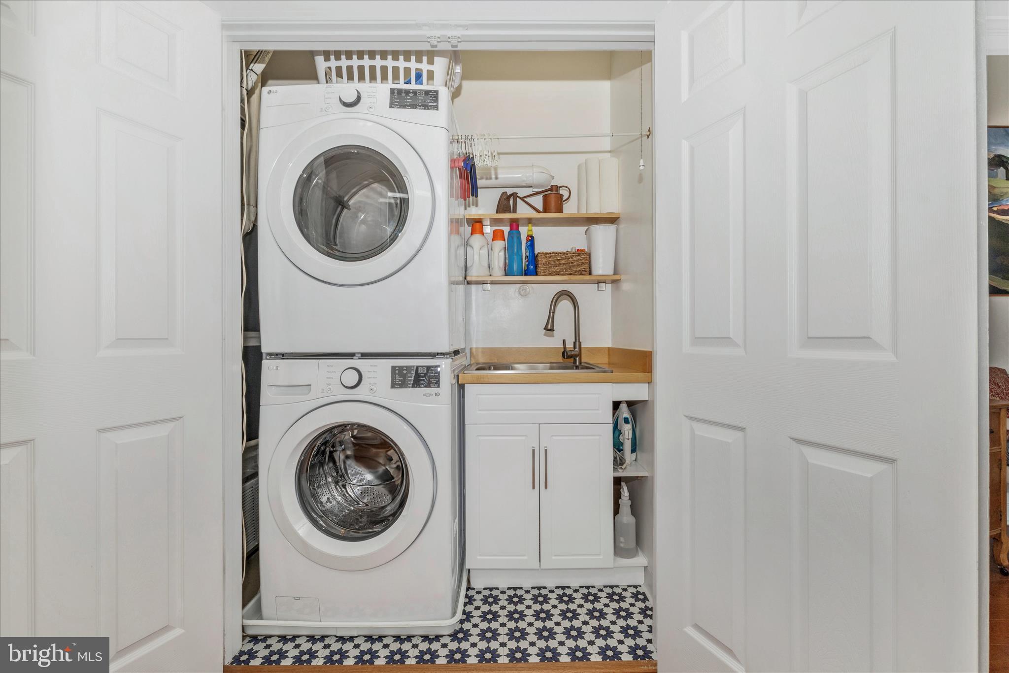 MAXWELL PLACE - Residential