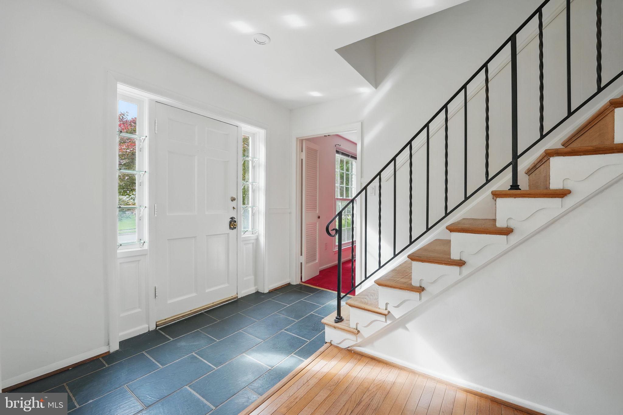 STONEWALL MANOR - Residential