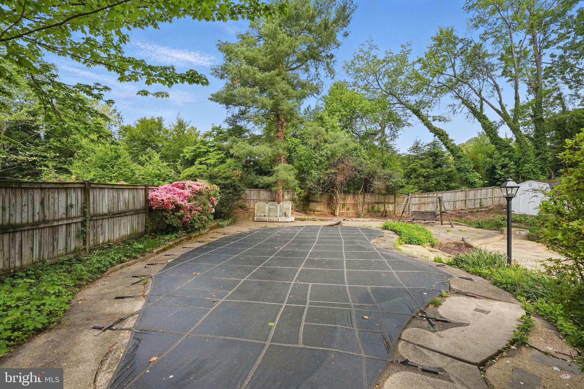 STONEWALL MANOR - Residential