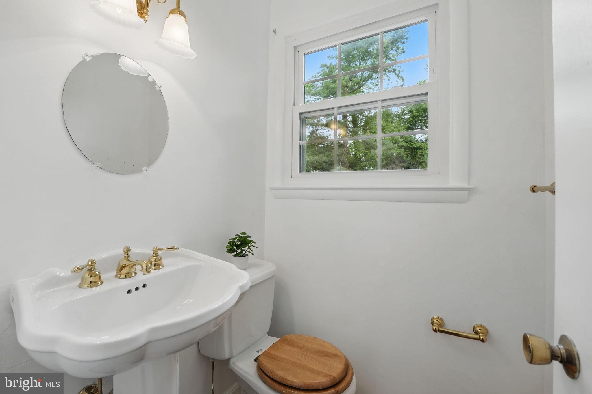 STONEWALL MANOR - Residential