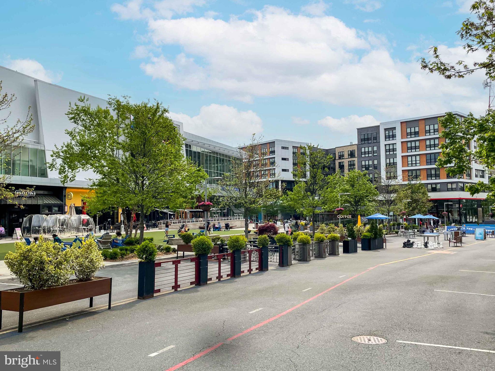 STONEWALL MANOR - Residential