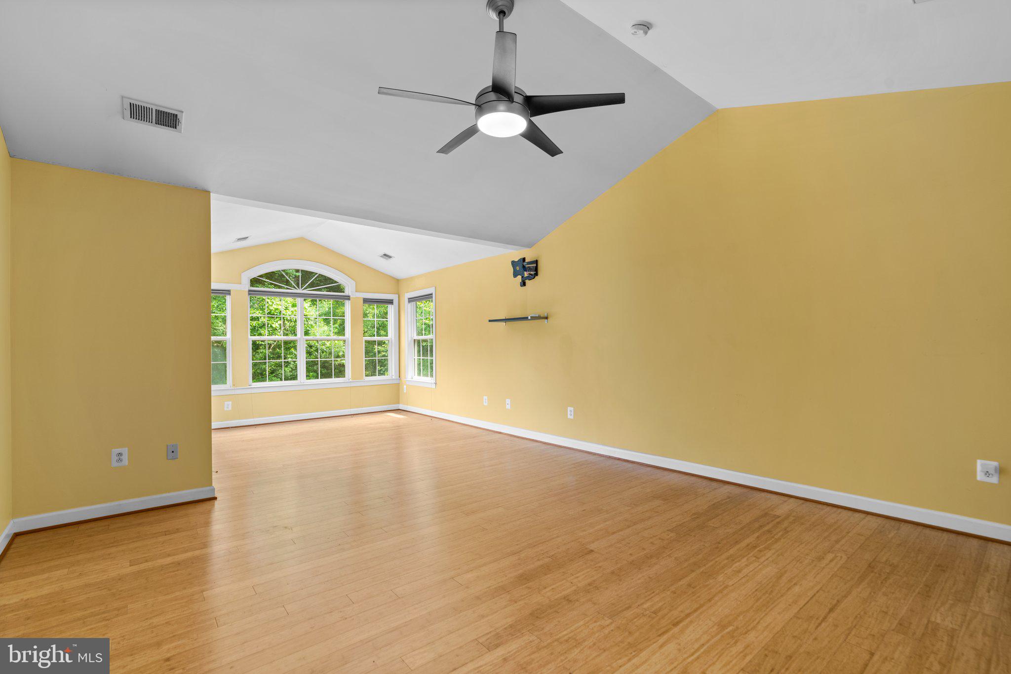 COLONIAL PARK - Residential