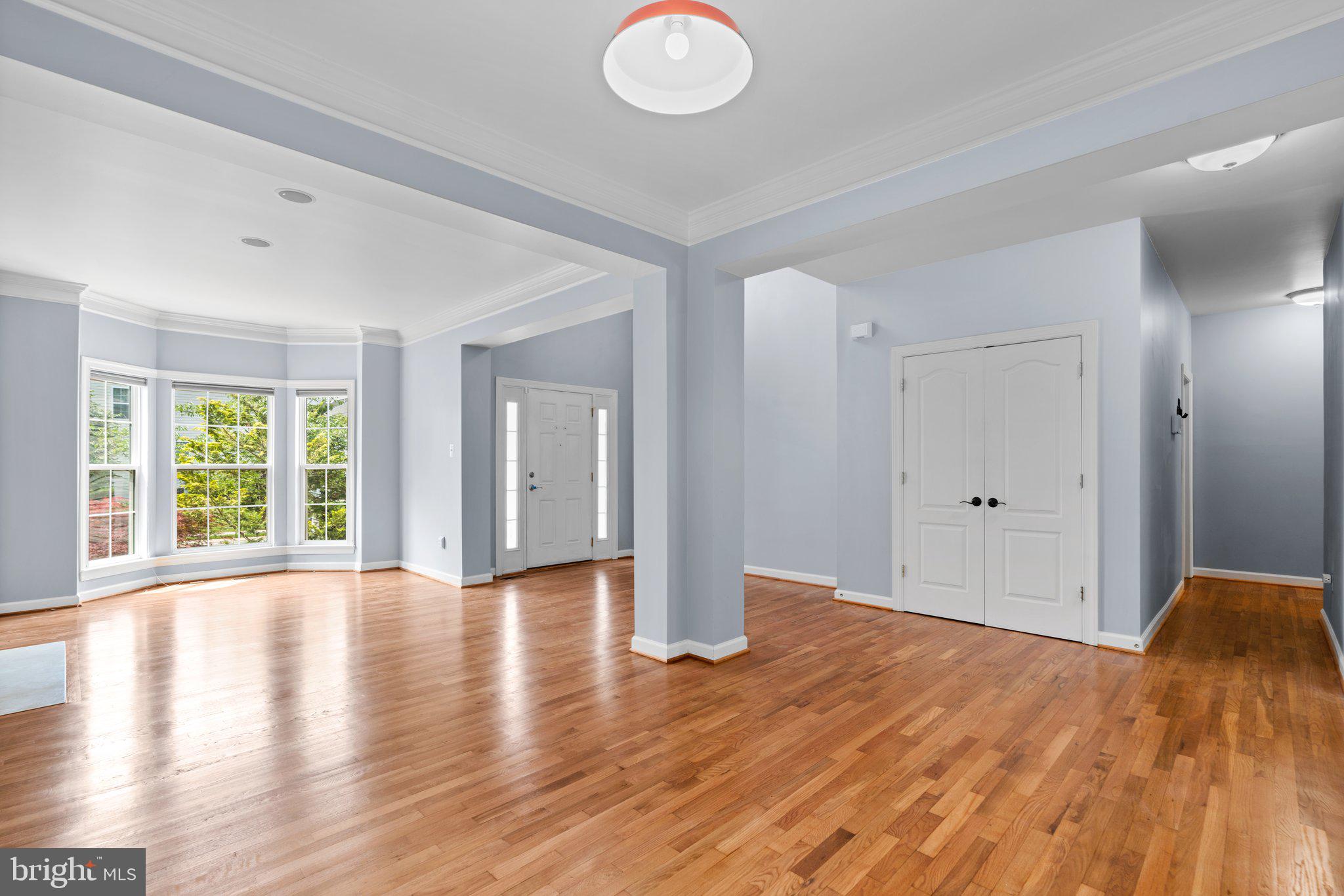 COLONIAL PARK - Residential