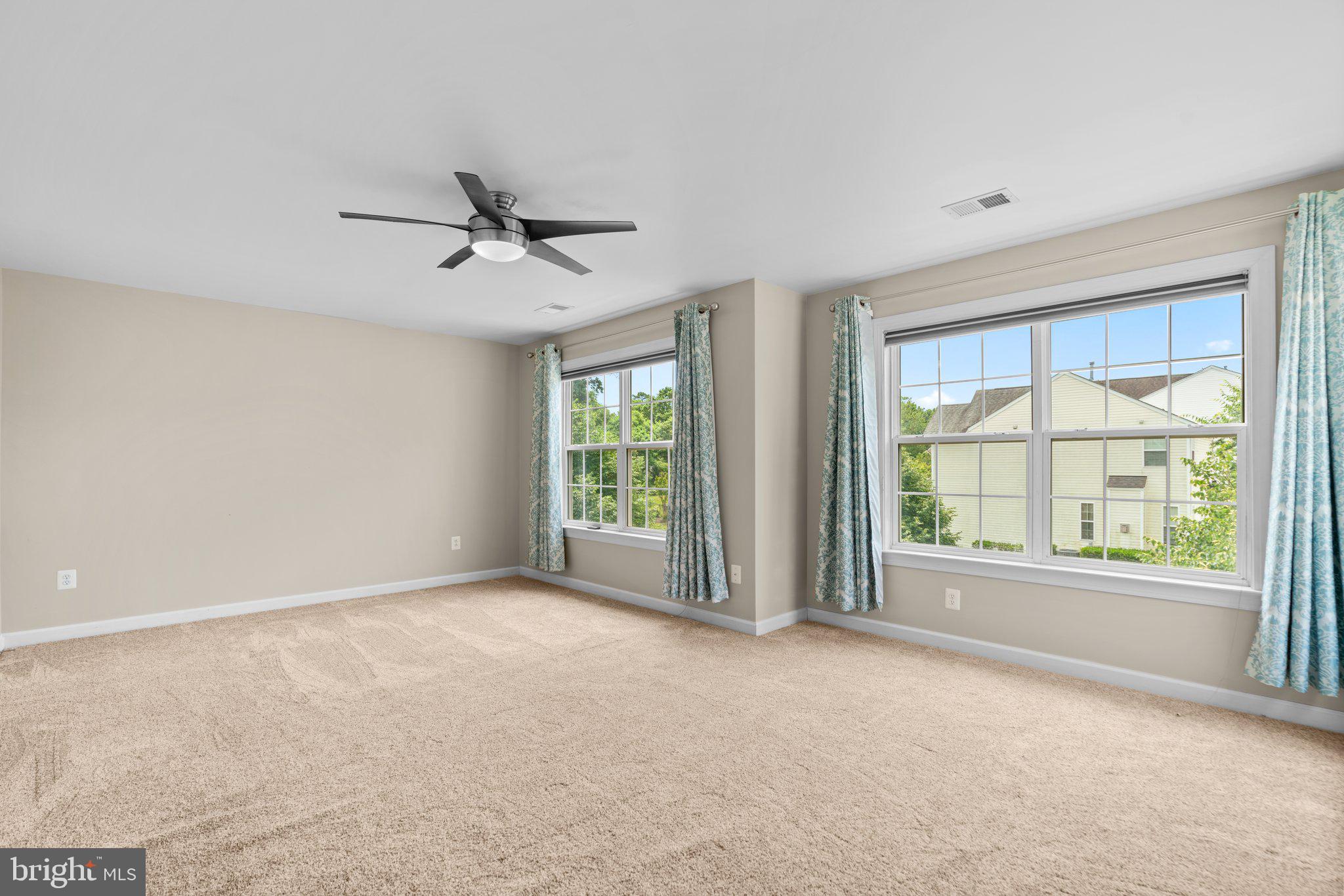 COLONIAL PARK - Residential