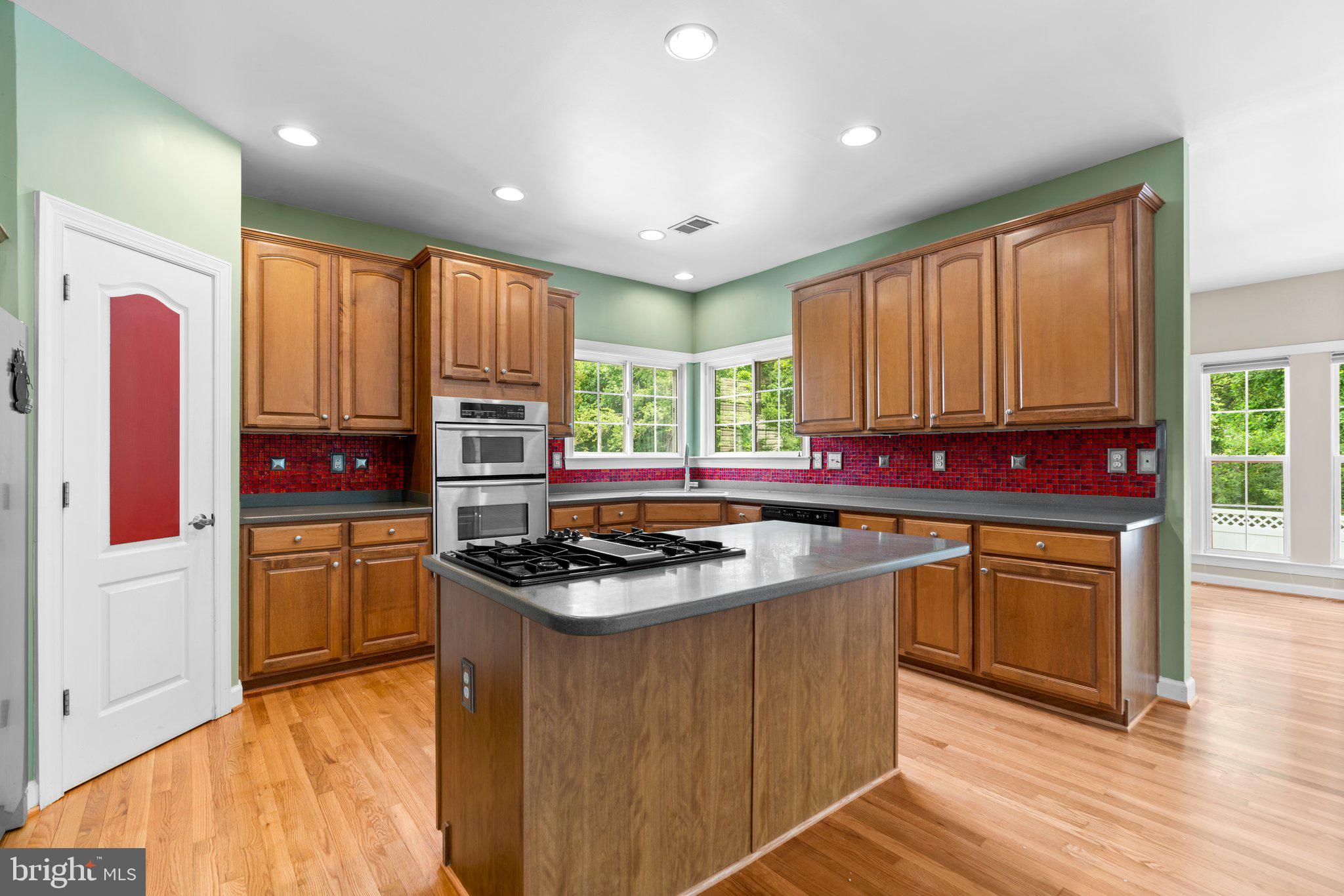 COLONIAL PARK - Residential