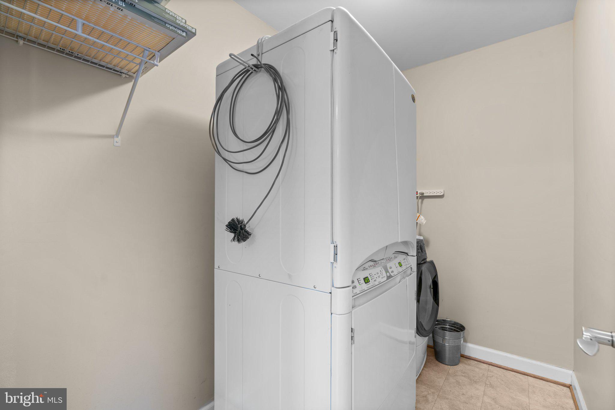 COLONIAL PARK - Residential