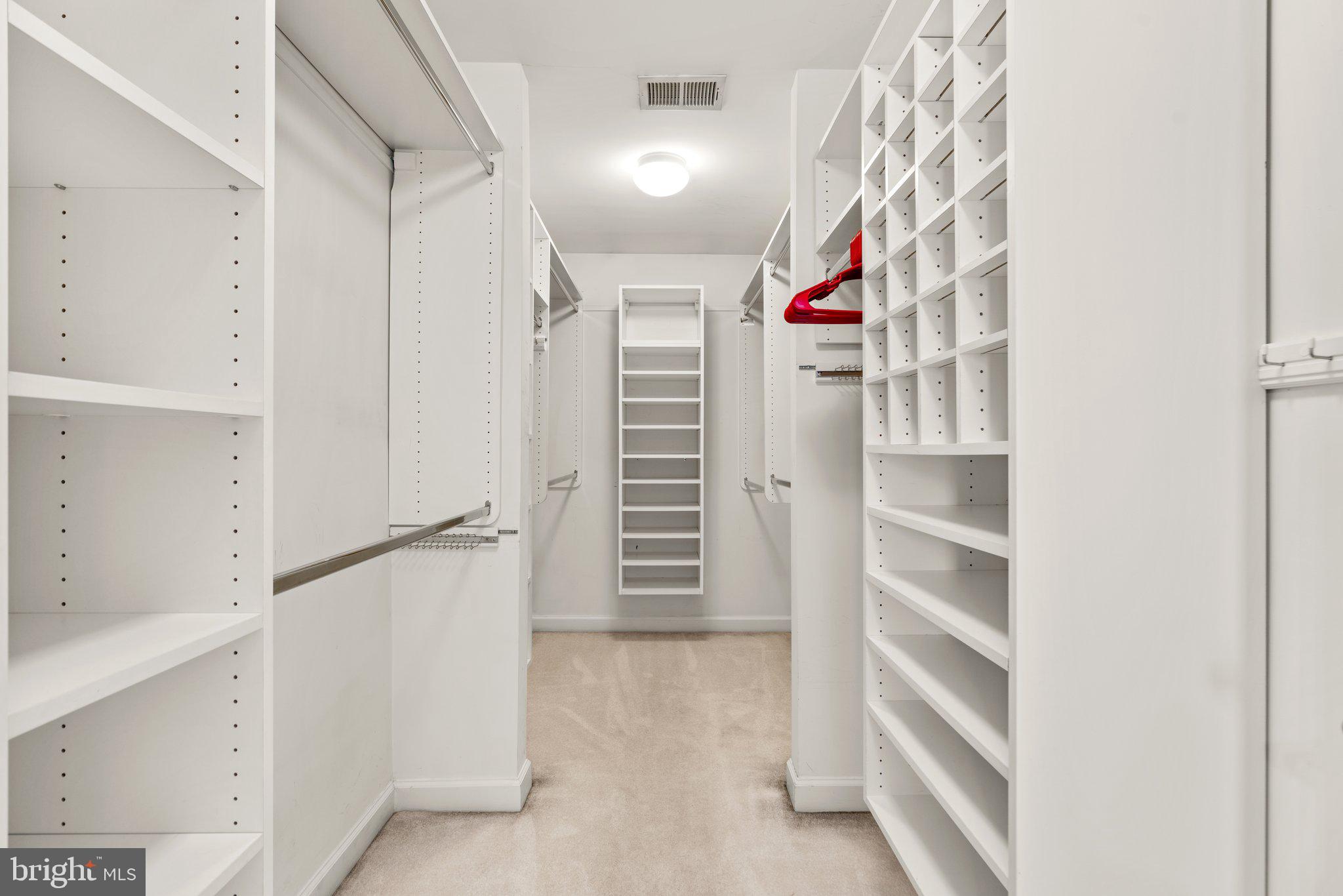 COLONIAL PARK - Residential