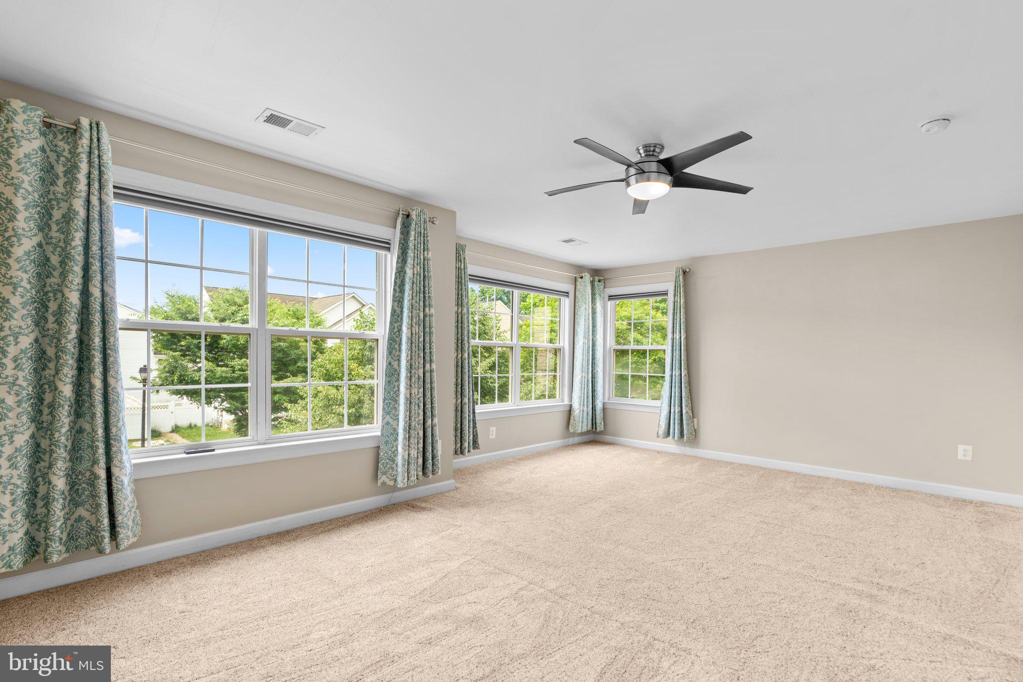 COLONIAL PARK - Residential