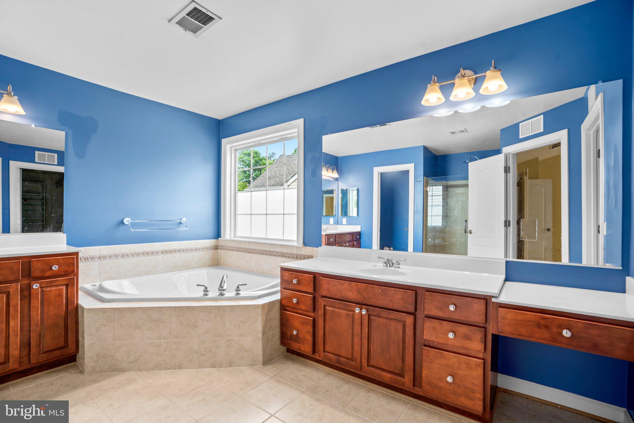 COLONIAL PARK - Residential