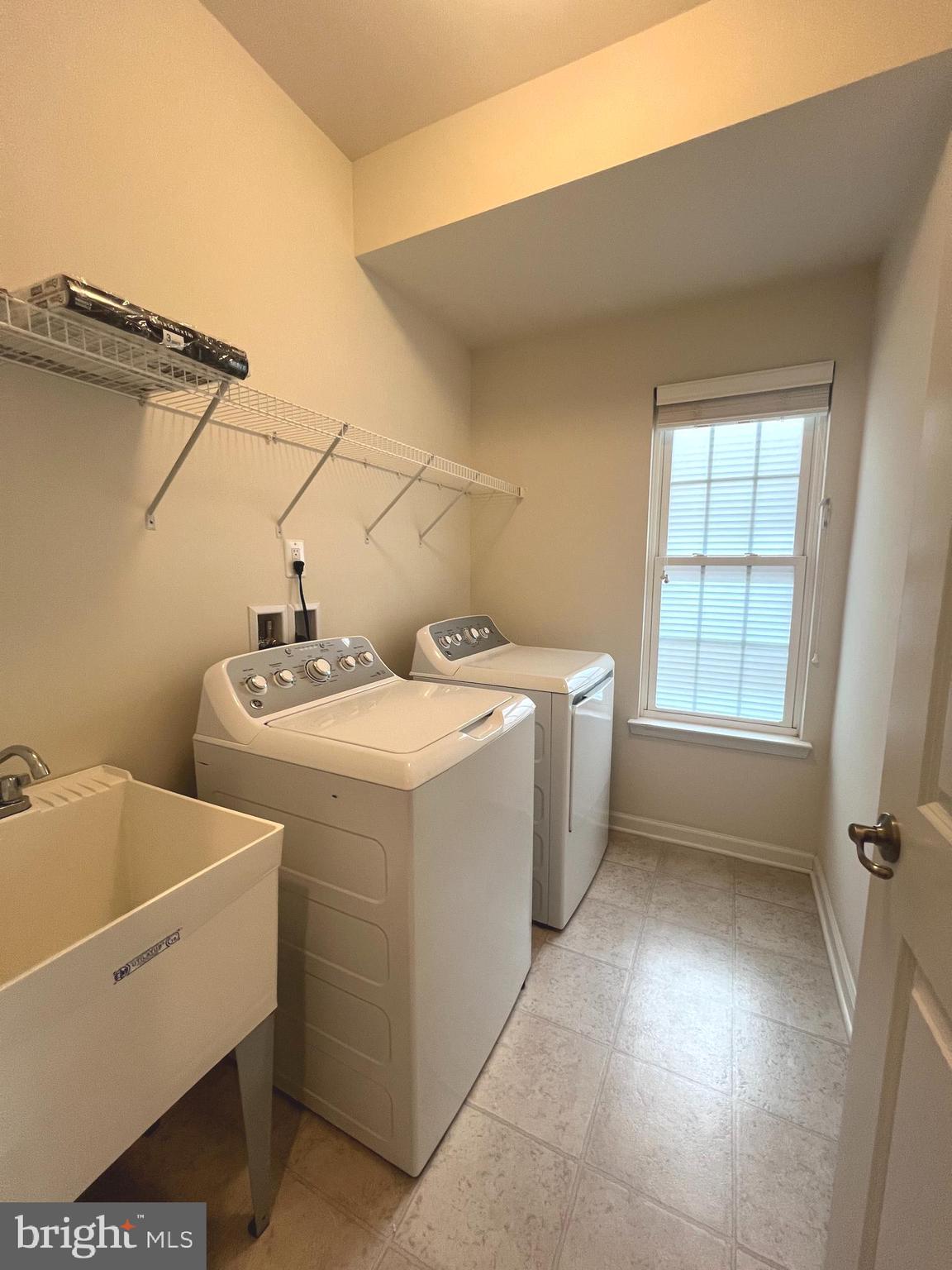 CRESCENT PLACE - Residential Lease