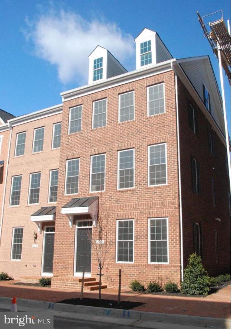 Superb end unit in downtown Leesburg! 4 Levels, 4 Bedrooms, 3 1/2 Baths.  Granite Counters, Hardwood Floors. 2 Car rear entry garage.    So close to restaurants, shops, and downtown events.  Appointment only.