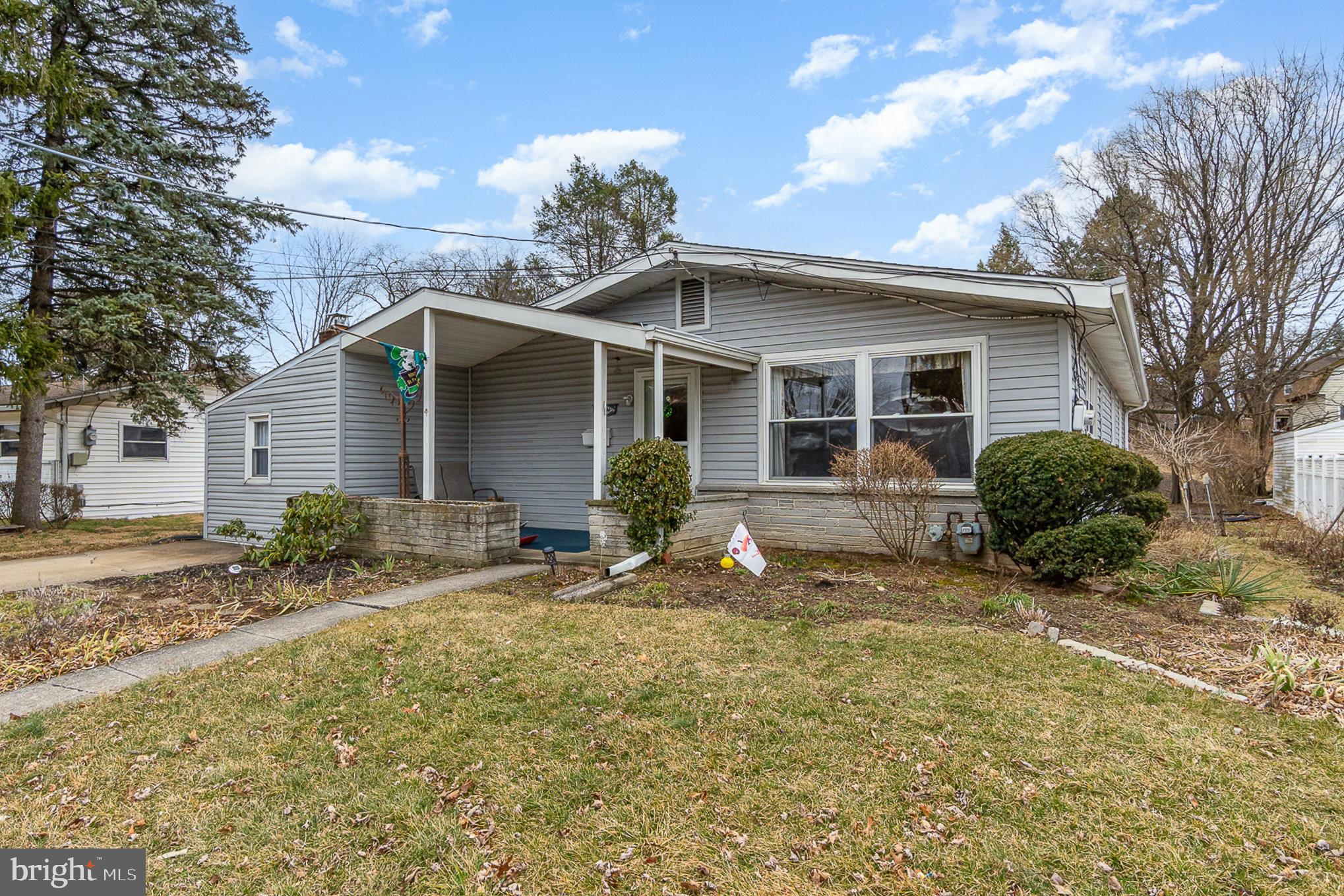 DELBROOK MANOR - Residential