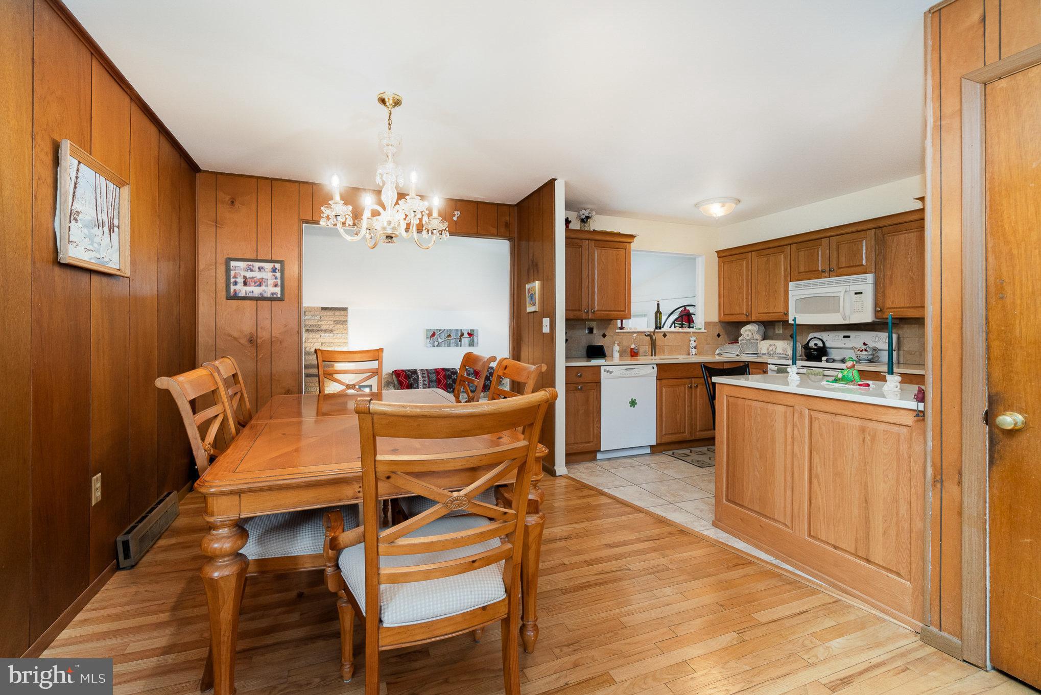 DELBROOK MANOR - Residential