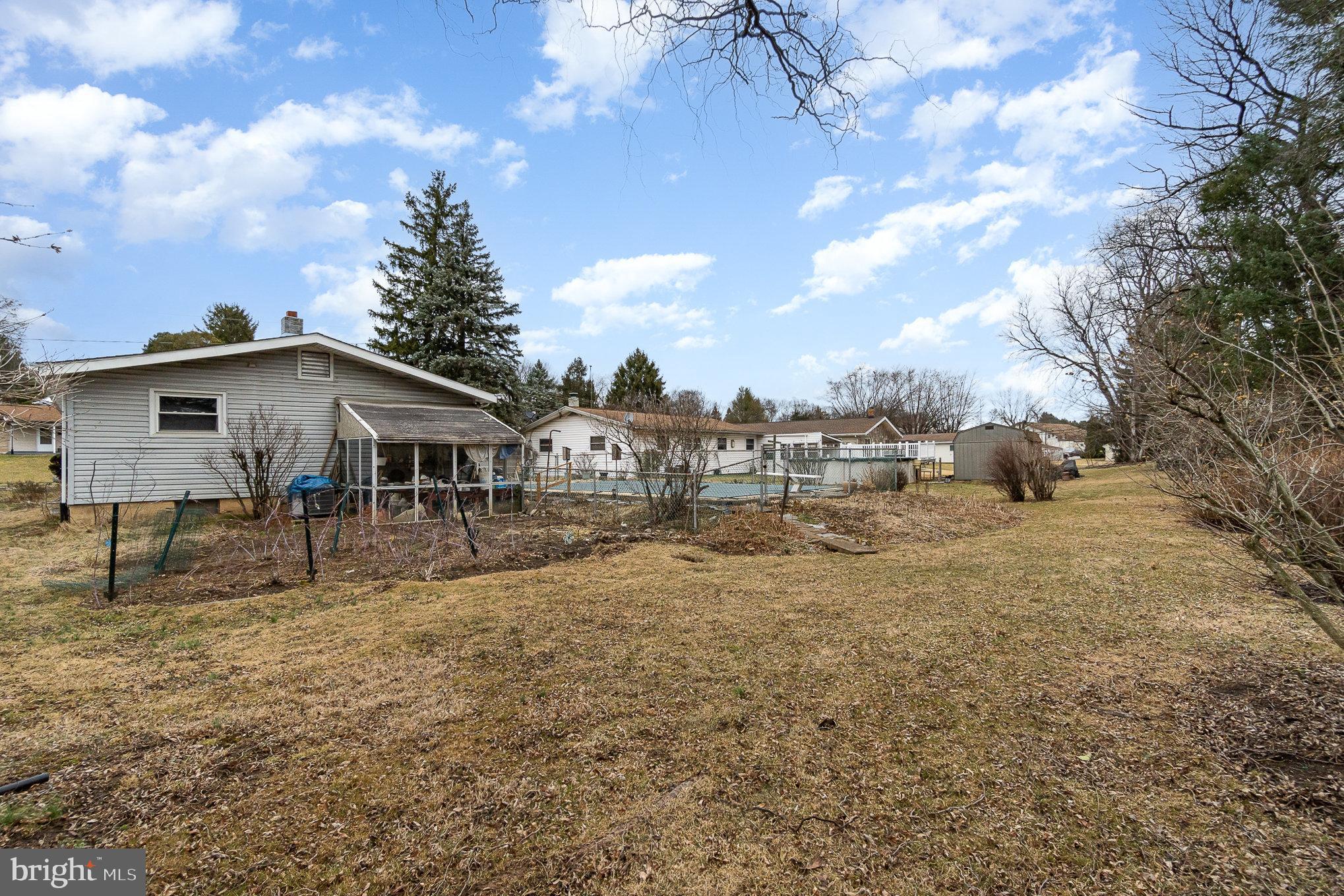 DELBROOK MANOR - Residential