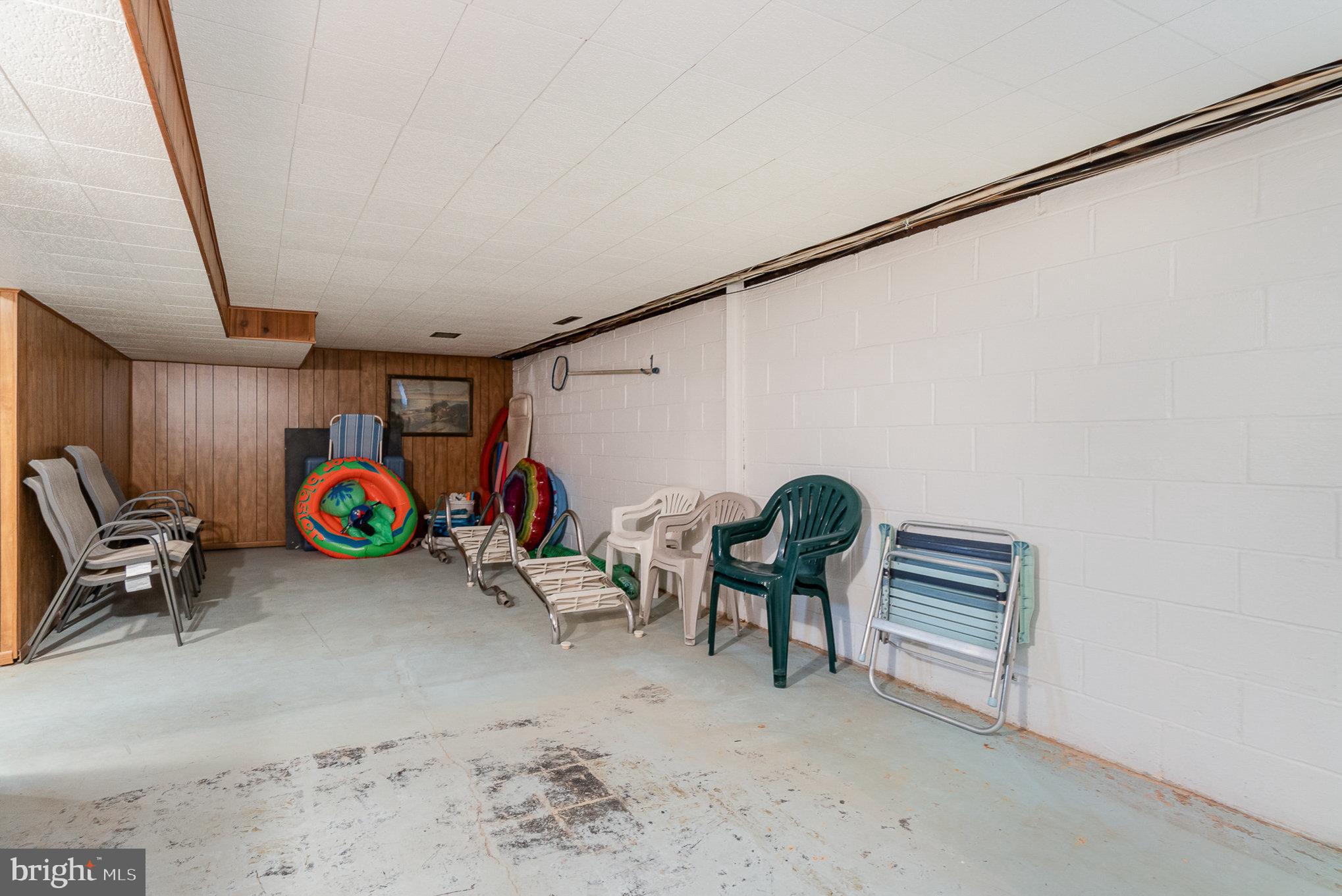 DELBROOK MANOR - Residential