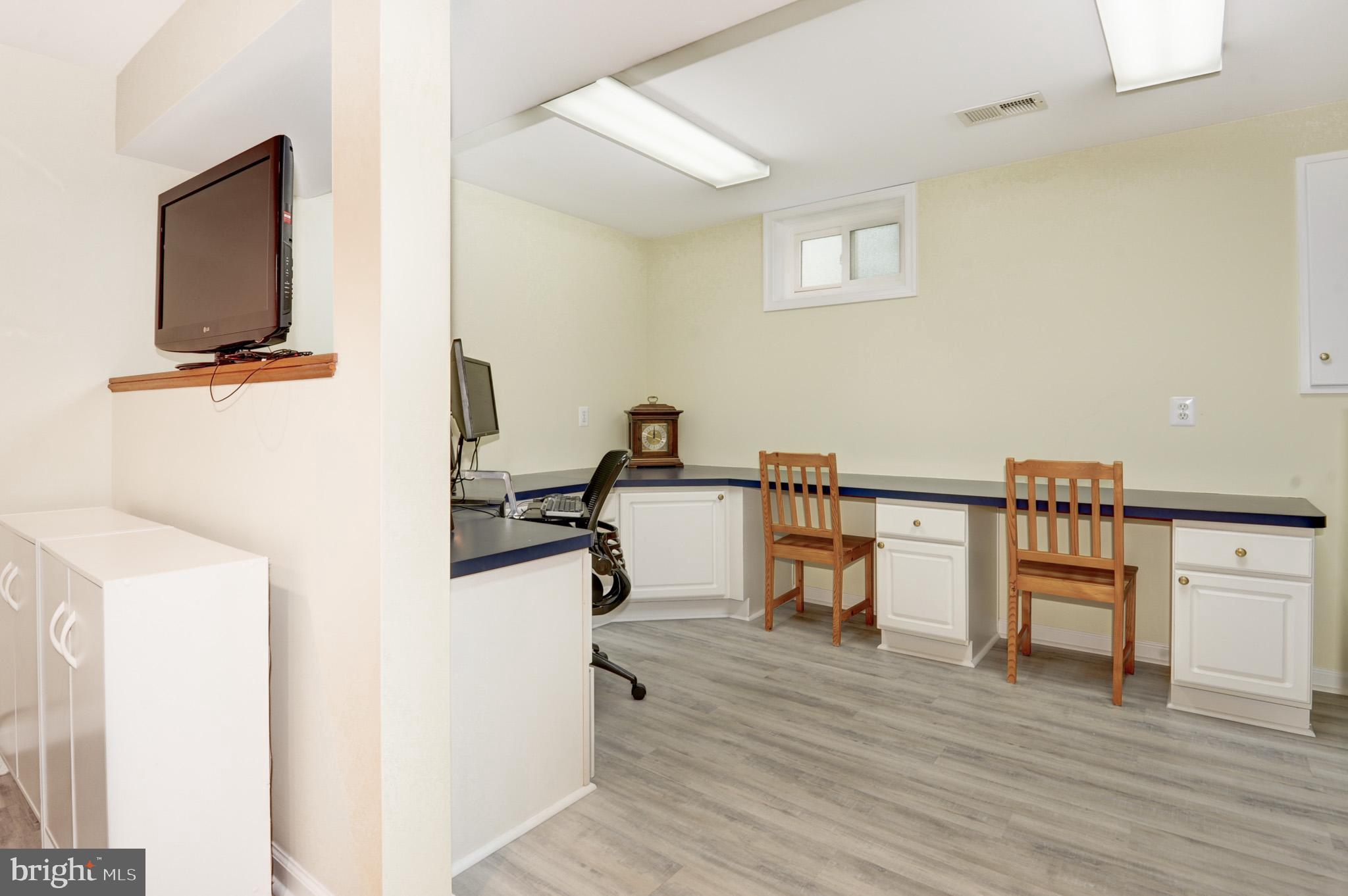 HUNTERS CREEK - Residential