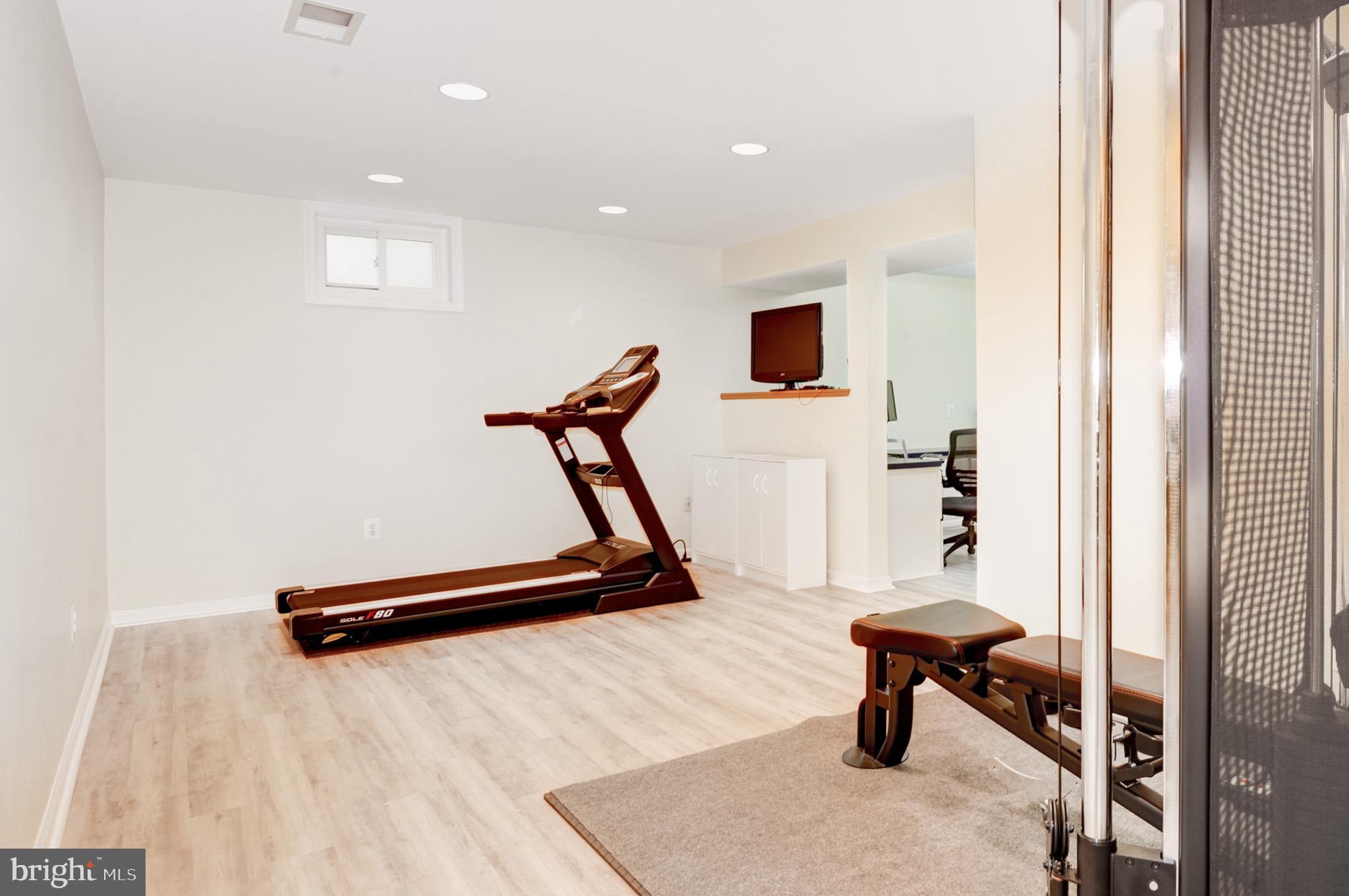 HUNTERS CREEK - Residential