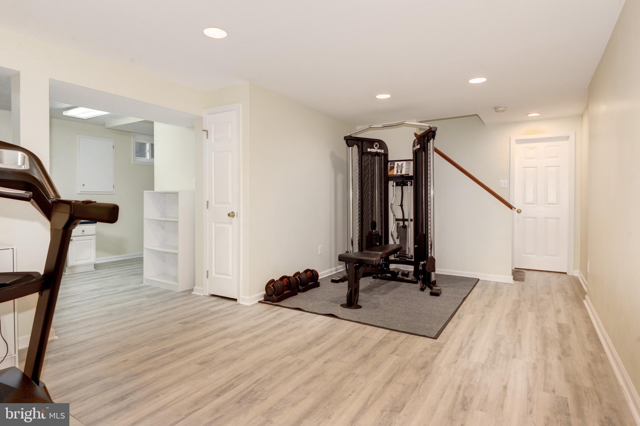 HUNTERS CREEK - Residential