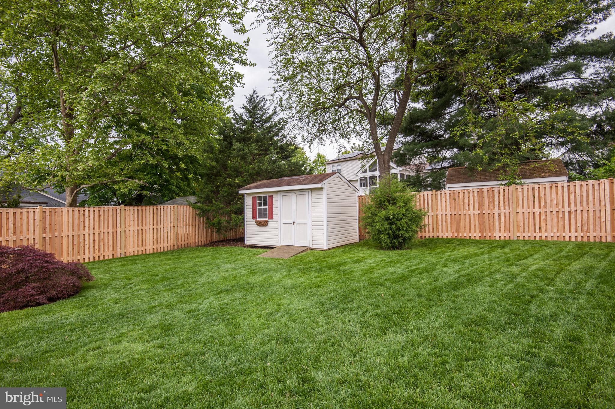 HUNTERS CREEK - Residential