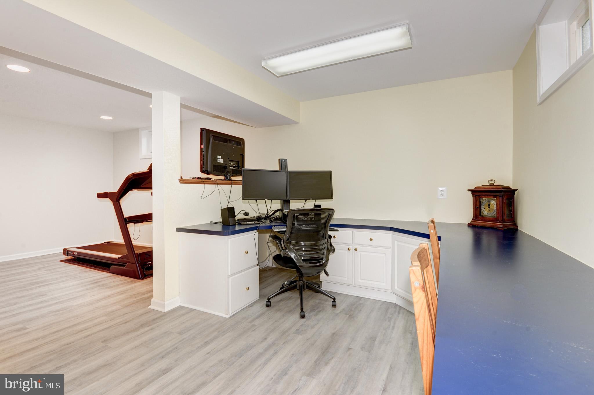 HUNTERS CREEK - Residential