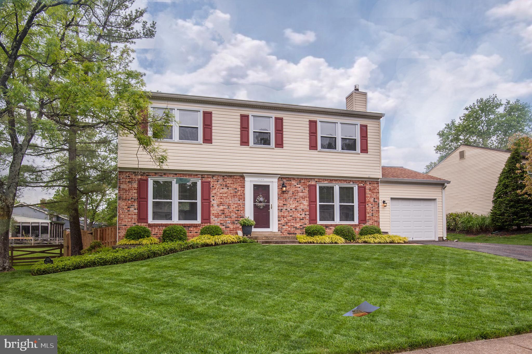 HUNTERS CREEK - Residential